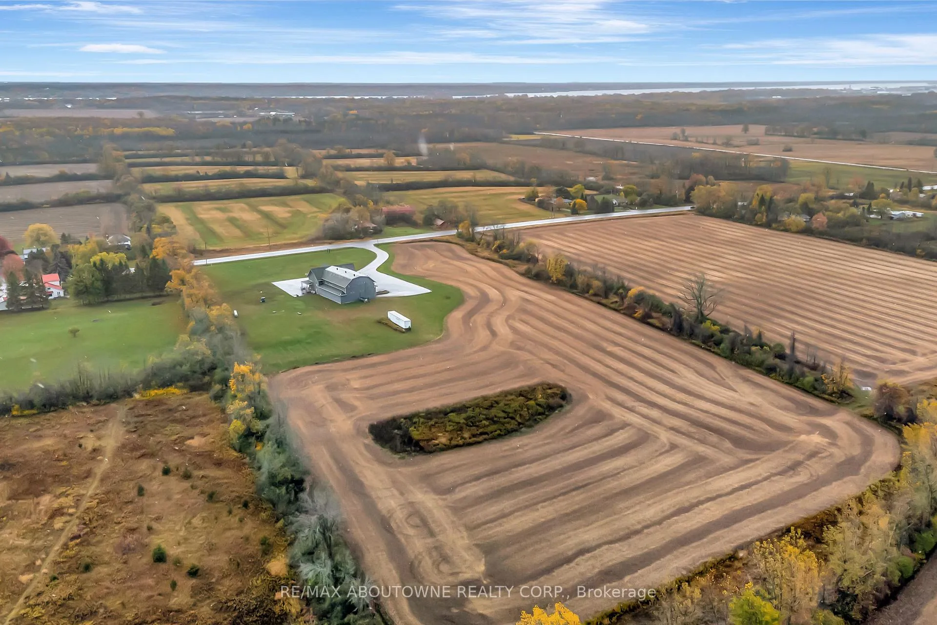 Photo 3 of 842 Hamilton Road, Quinte West, Sidney Ward — HOMEH