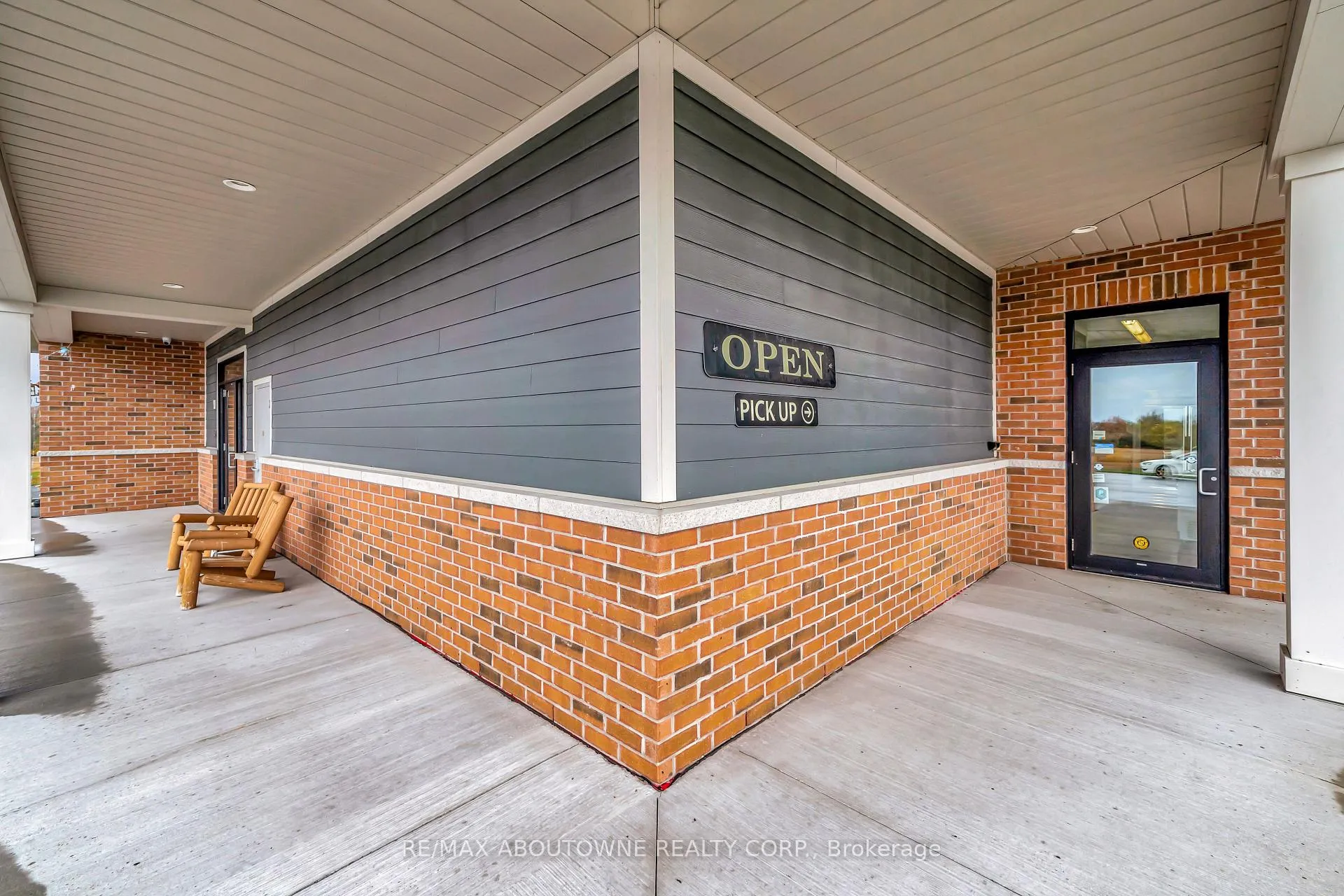 Photo 8 of 842 Hamilton Road, Quinte West, Sidney Ward — HOMEH