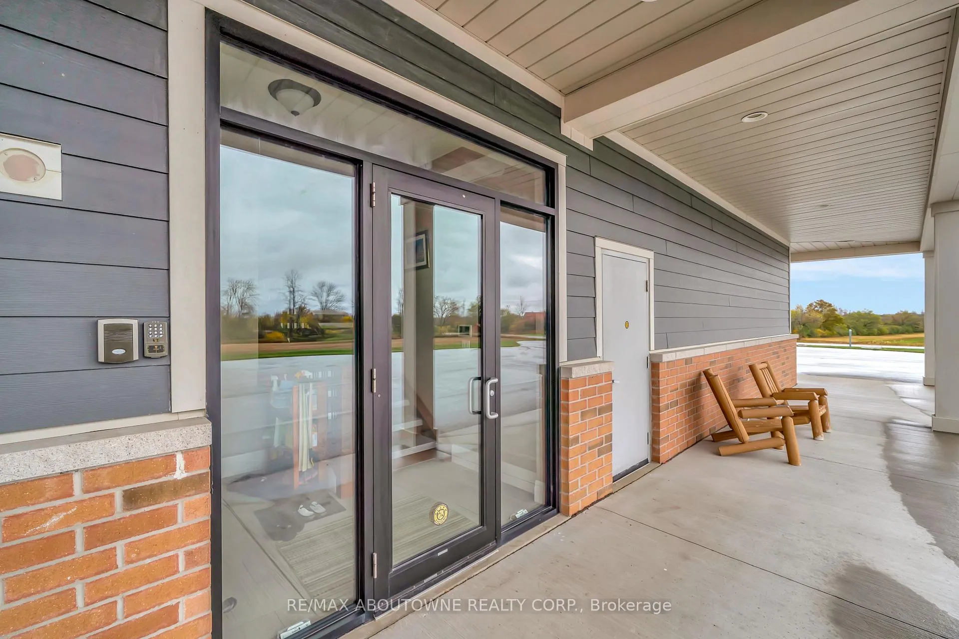 Photo 10 of 842 Hamilton Road, Quinte West, Sidney Ward — HOMEH