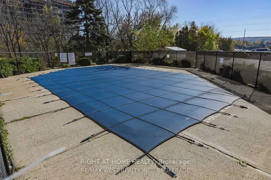 Photo 14 of Unit 207, 215 Glenridge Avenue, St. Catharines, Glendale/Glenridge — HOMEH