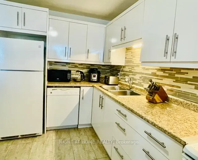 Photo 5 of Unit 207, 215 Glenridge Avenue, St. Catharines, Glendale/Glenridge — HOMEH