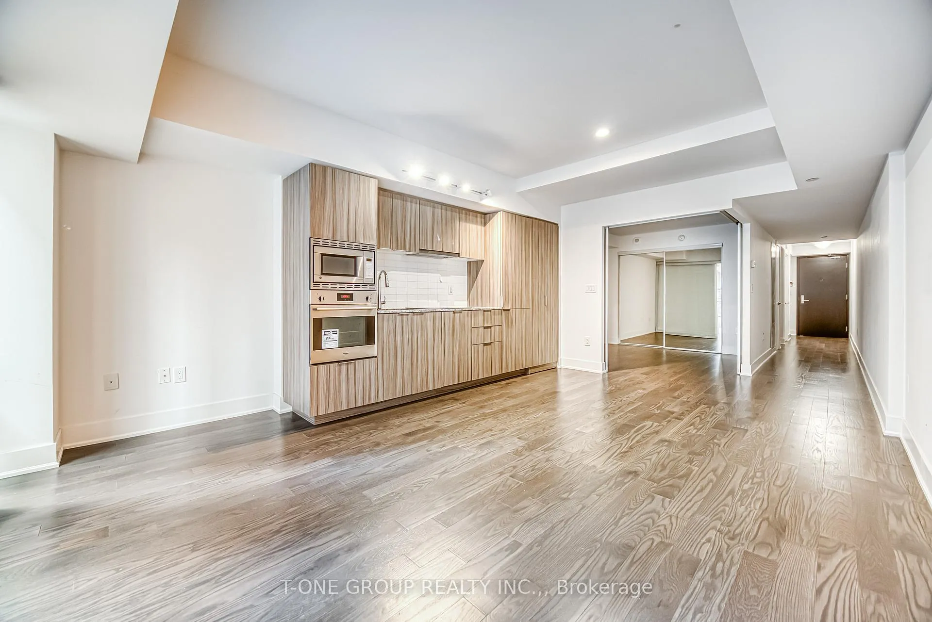 Front of Unit 720, 955 Bay Street