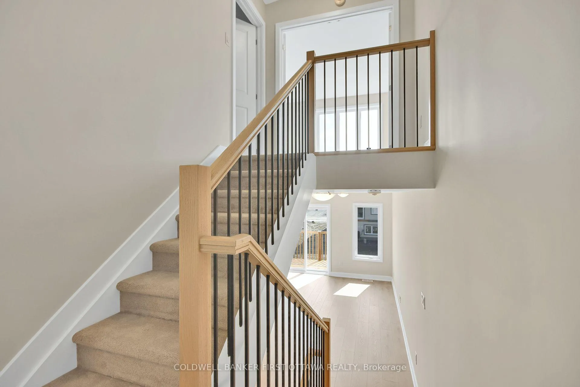 Photo 2 of 81 Whitcomb Crescent, Smiths Falls — HOMEH