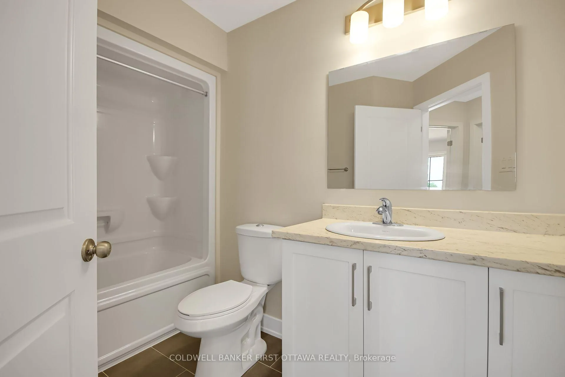 Photo 4 of 81 Whitcomb Crescent, Smiths Falls — HOMEH