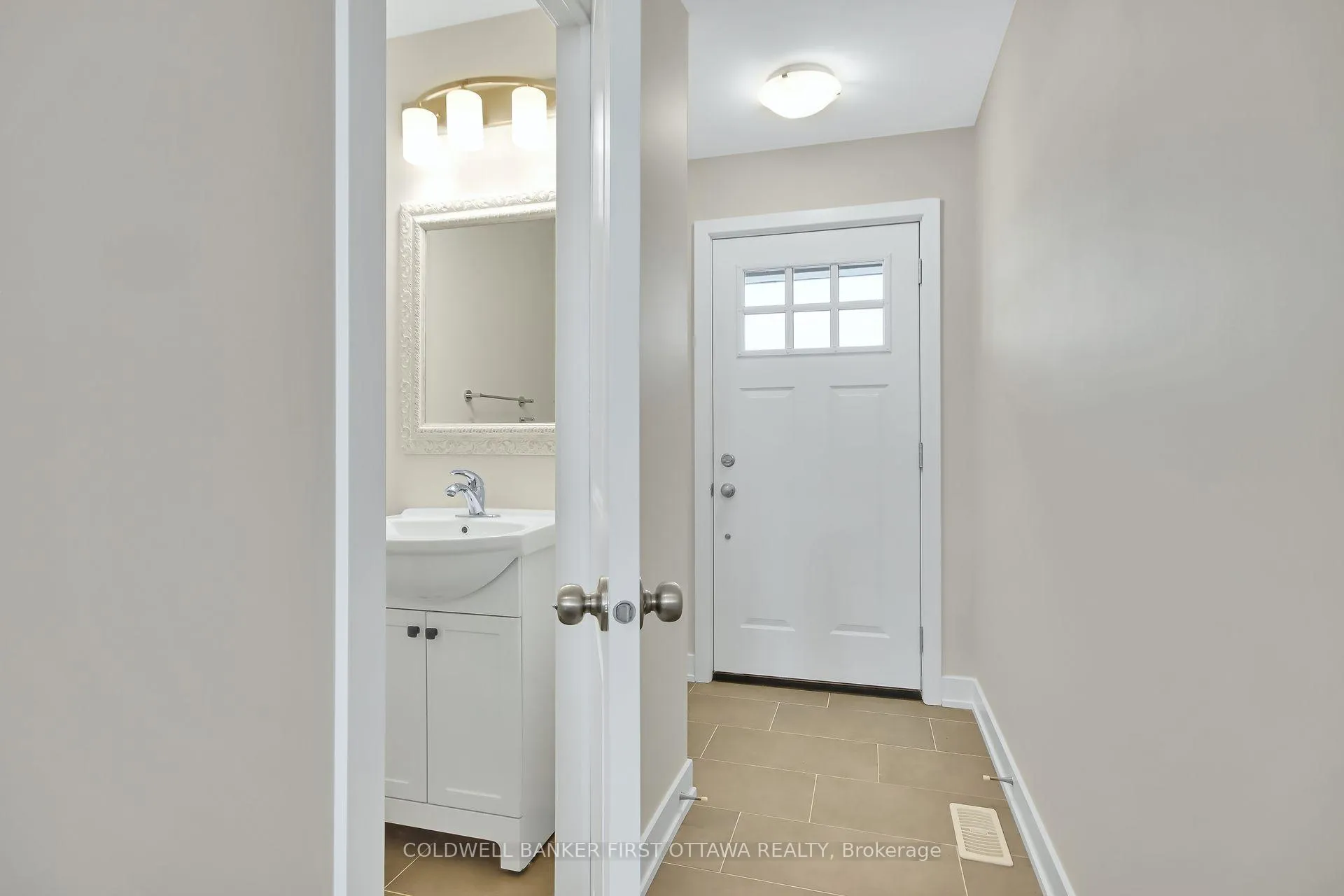 Photo 7 of 81 Whitcomb Crescent, Smiths Falls — HOMEH