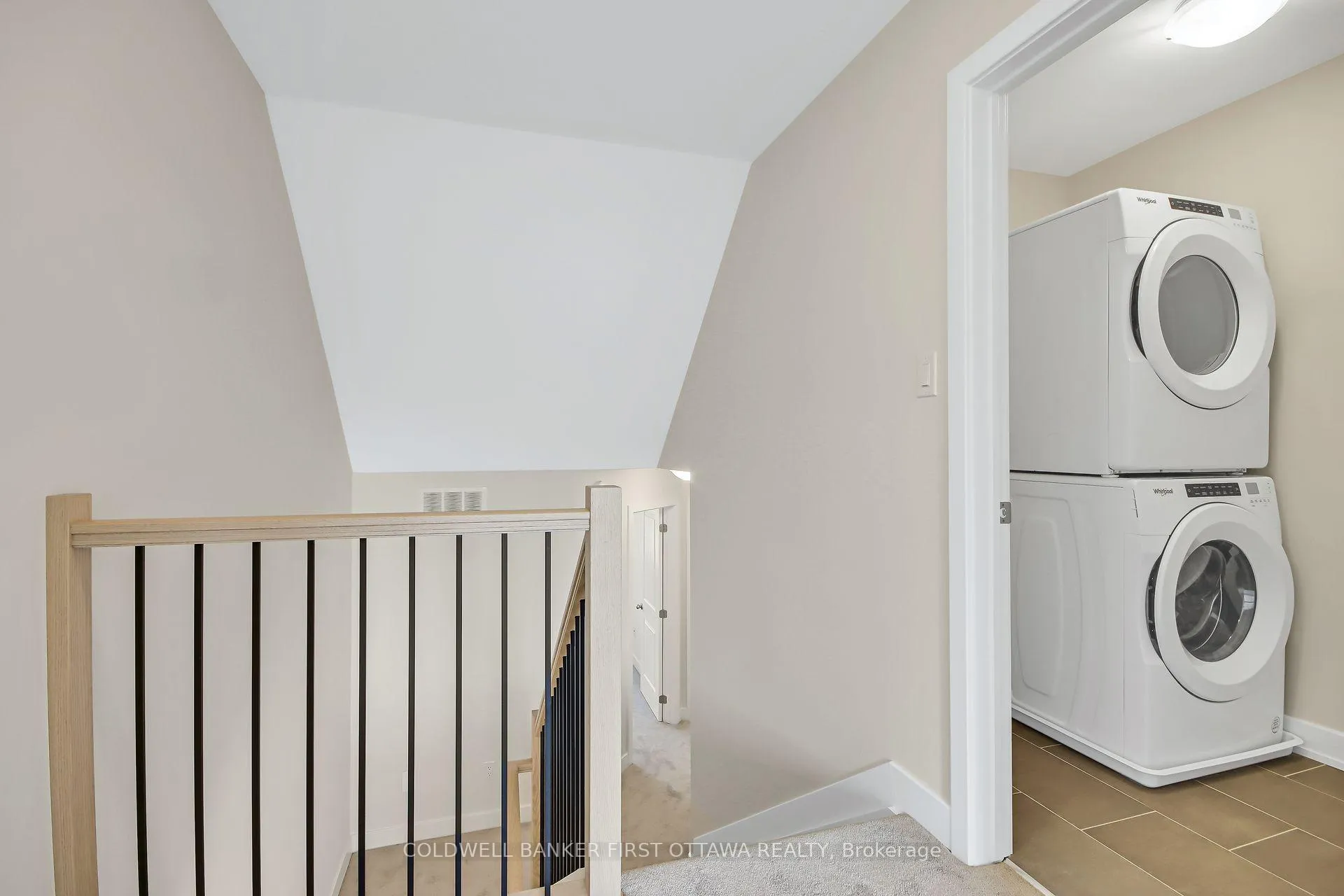 Photo 8 of 81 Whitcomb Crescent, Smiths Falls — HOMEH