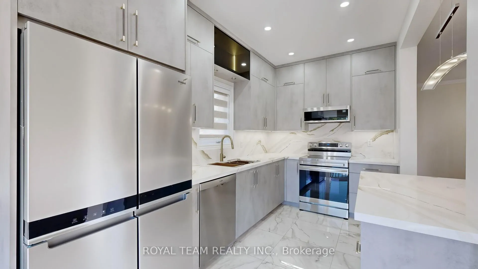 Photo 10 of 246 Lauderdale Drive, Vaughan, Patterson — HOMEH