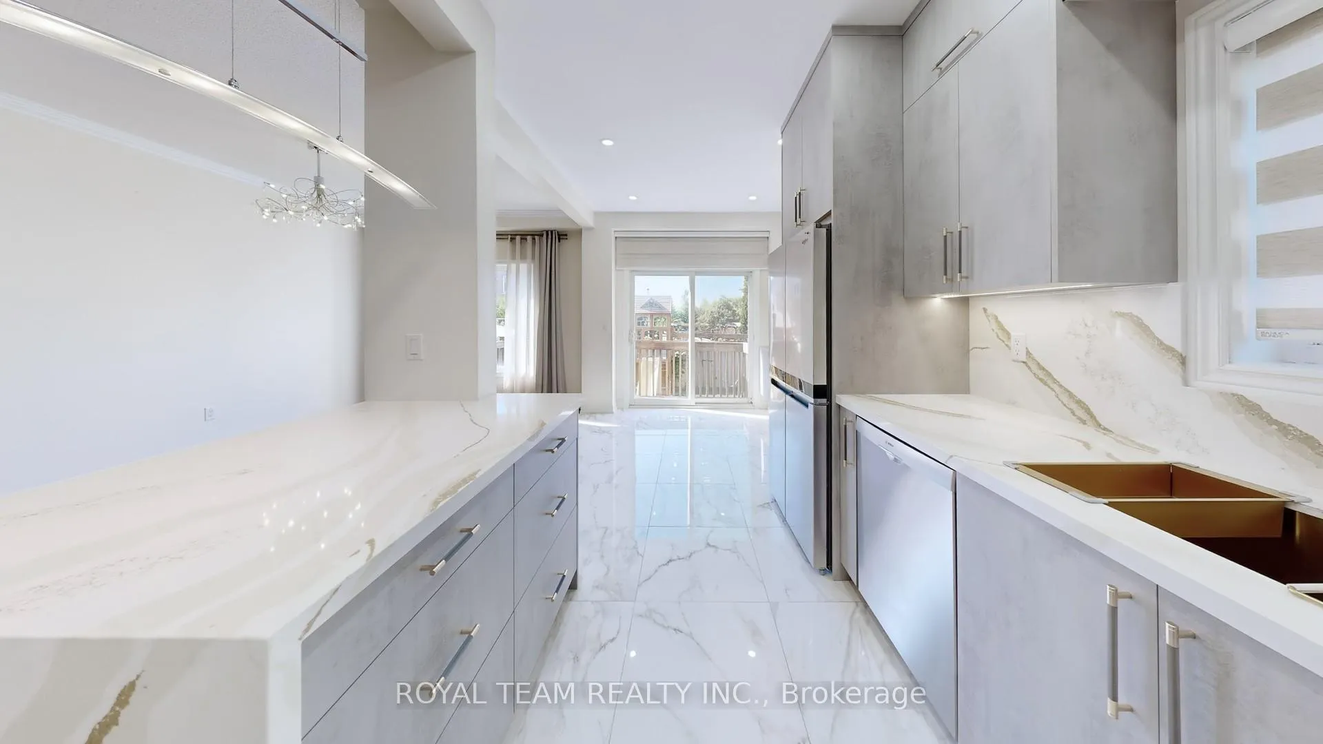 Photo 12 of 246 Lauderdale Drive, Vaughan, Patterson — HOMEH