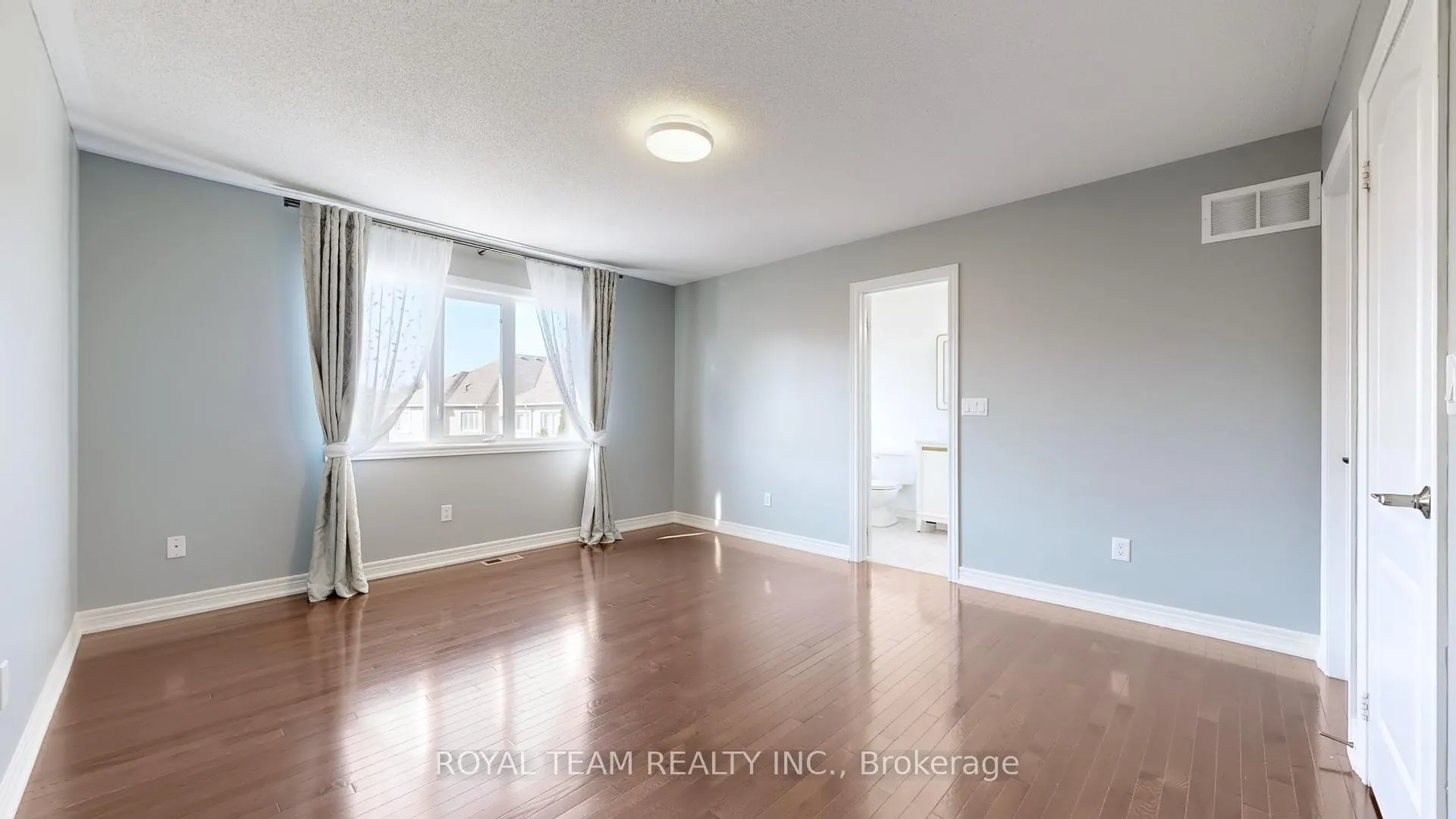Photo 19 of 246 Lauderdale Drive, Vaughan, Patterson — HOMEH
