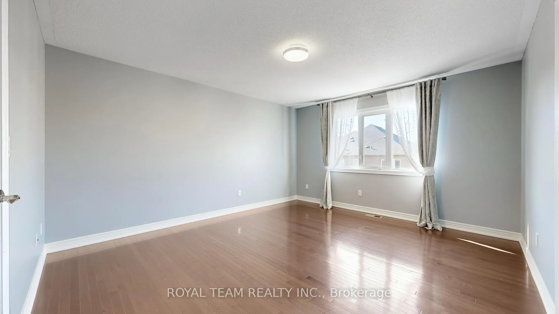 Photo 20 of 246 Lauderdale Drive, Vaughan, Patterson — HOMEH