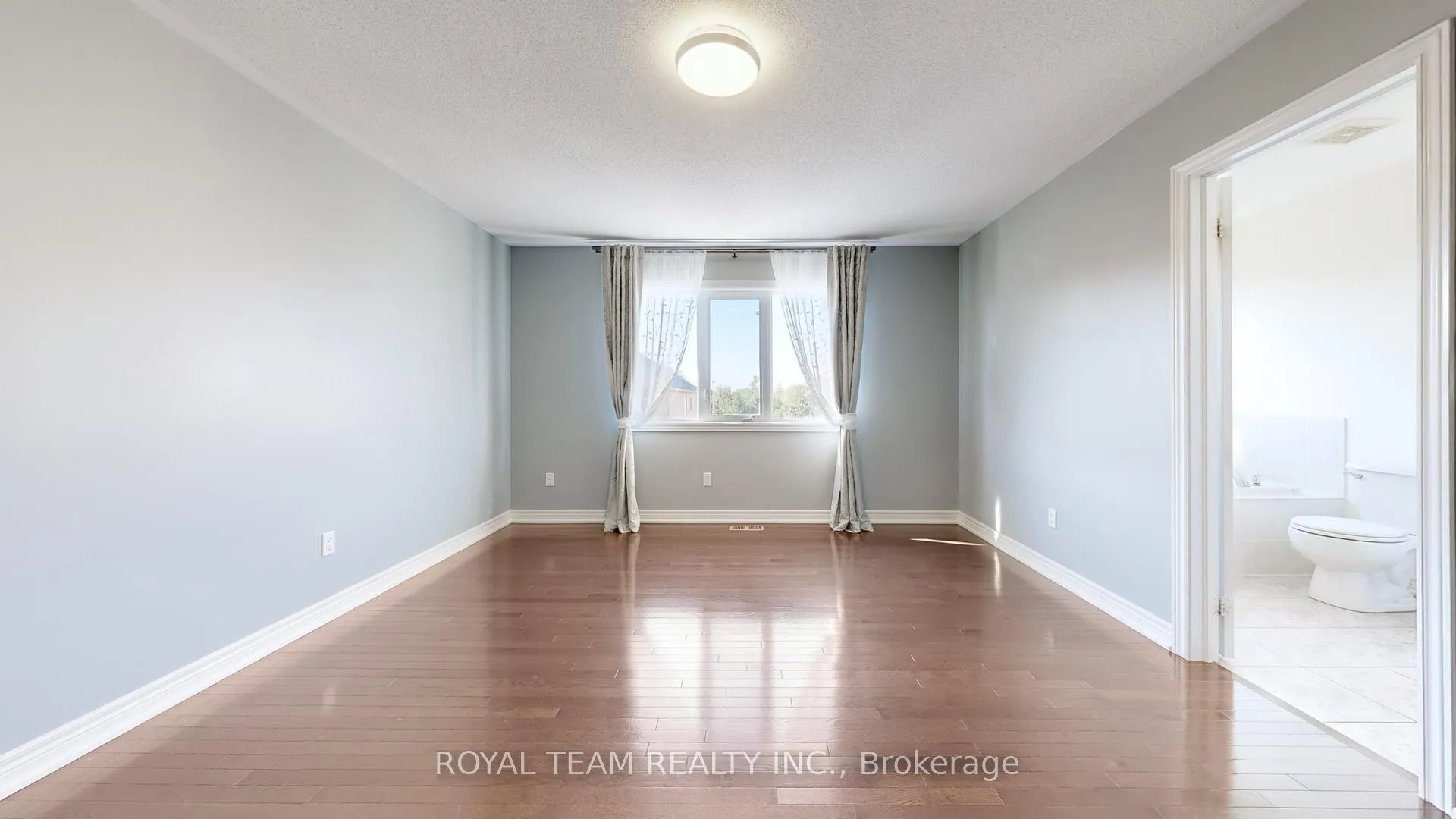 Photo 21 of 246 Lauderdale Drive, Vaughan, Patterson — HOMEH