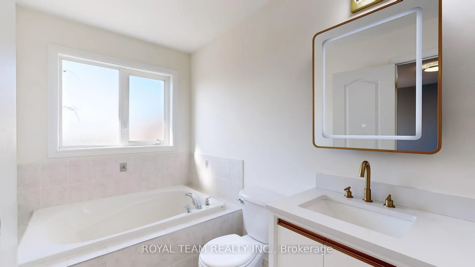 Photo 23 of 246 Lauderdale Drive, Vaughan, Patterson — HOMEH