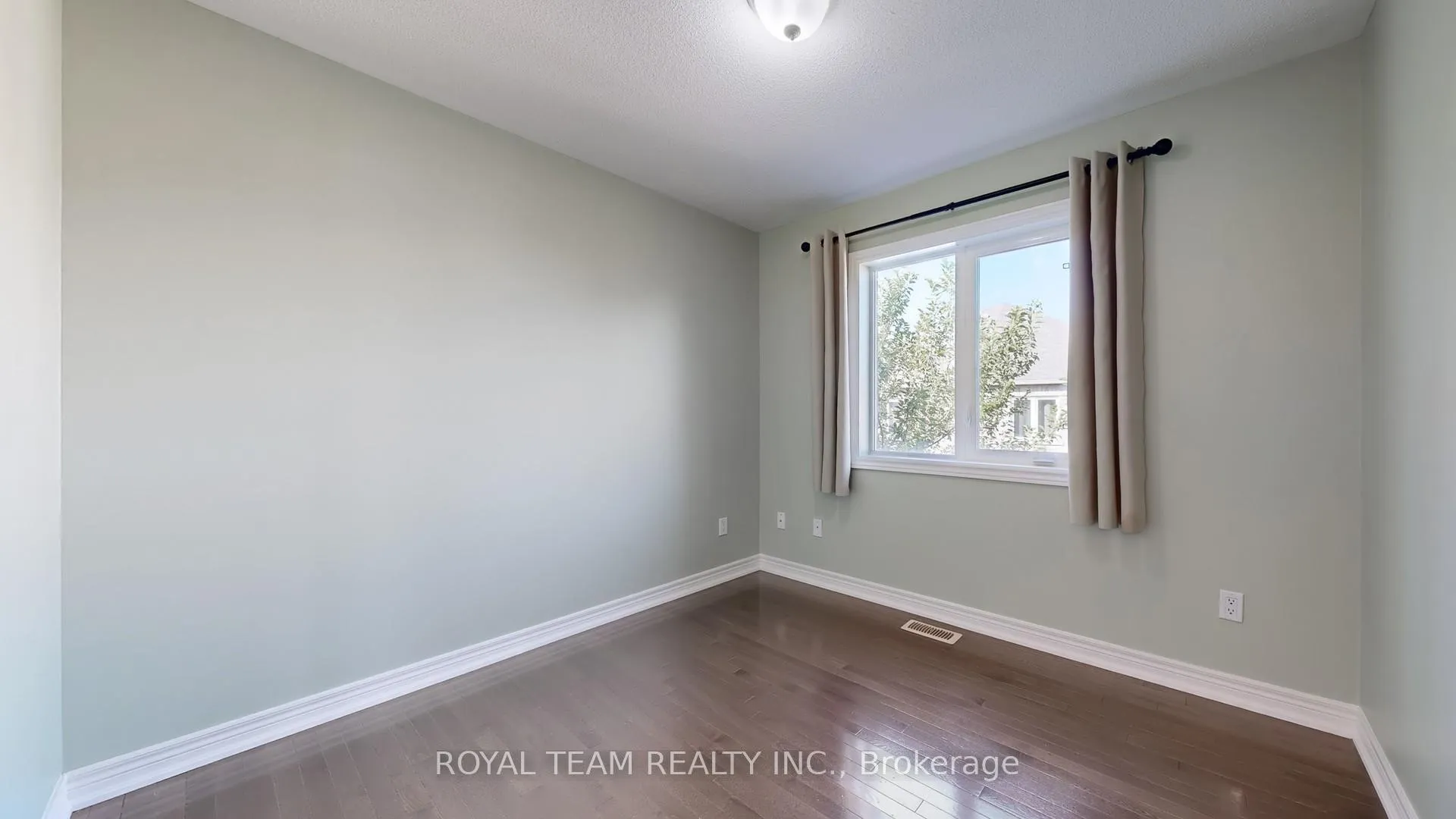 Photo 25 of 246 Lauderdale Drive, Vaughan, Patterson — HOMEH