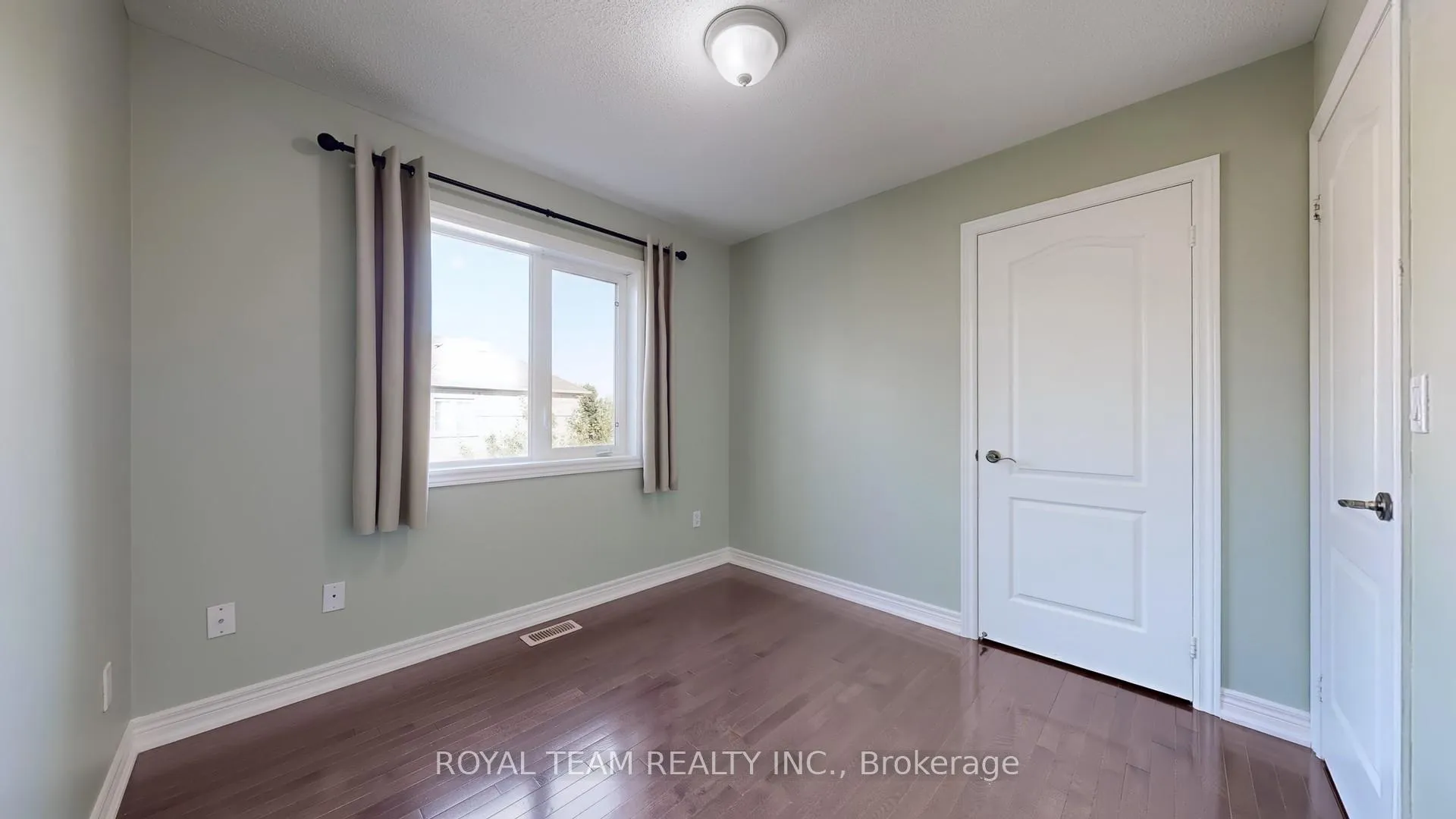 Photo 26 of 246 Lauderdale Drive, Vaughan, Patterson — HOMEH