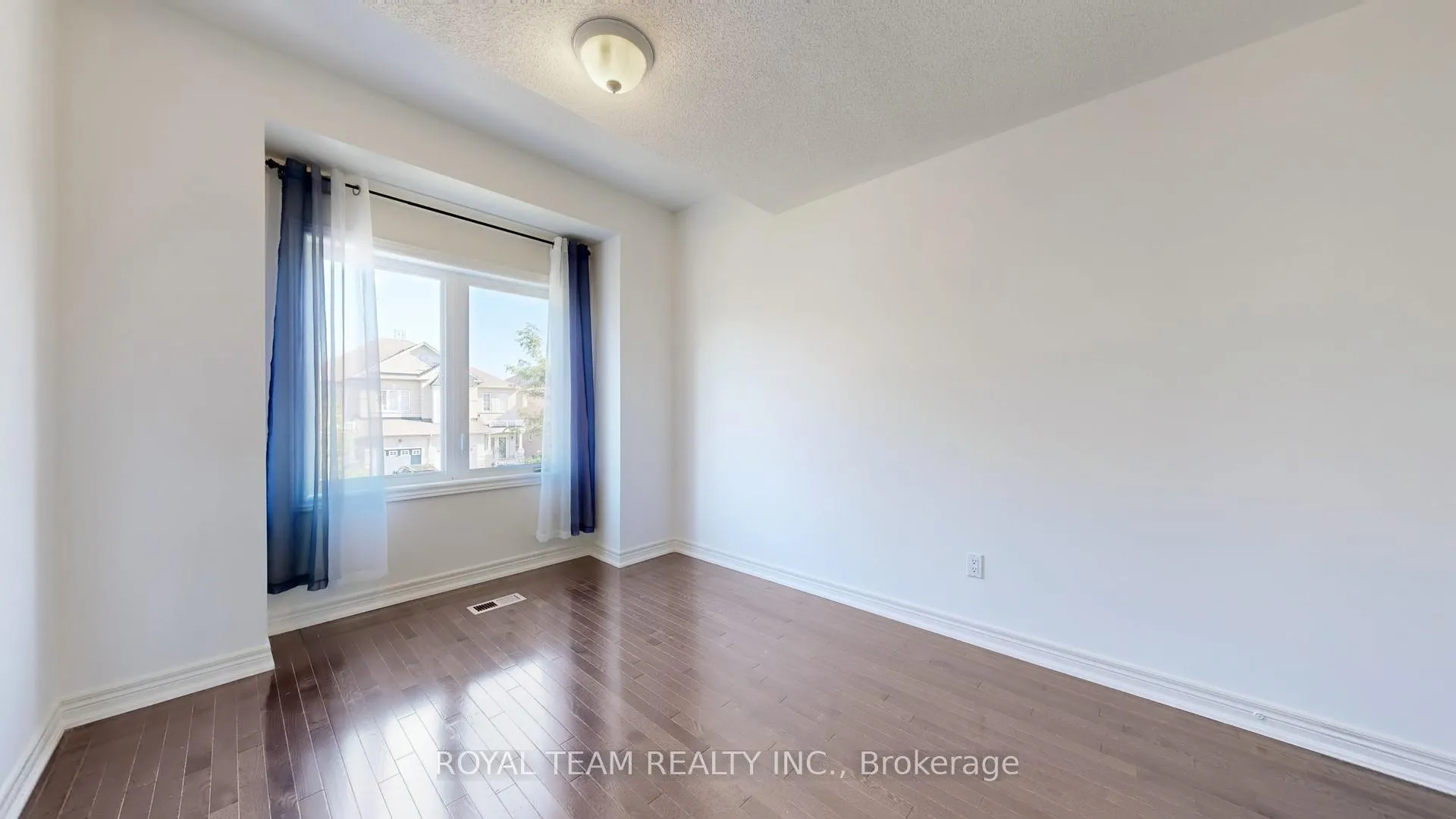 Photo 31 of 246 Lauderdale Drive, Vaughan, Patterson — HOMEH