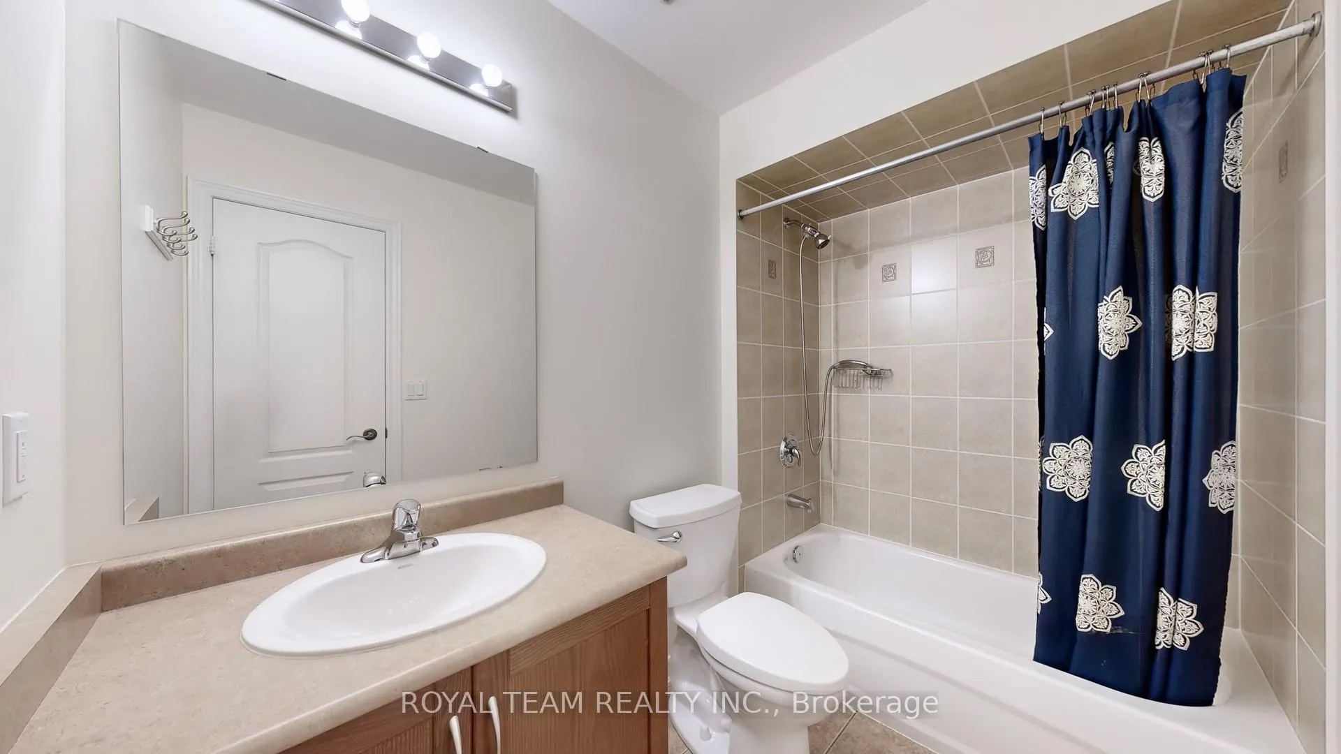 Photo 32 of 246 Lauderdale Drive, Vaughan, Patterson — HOMEH