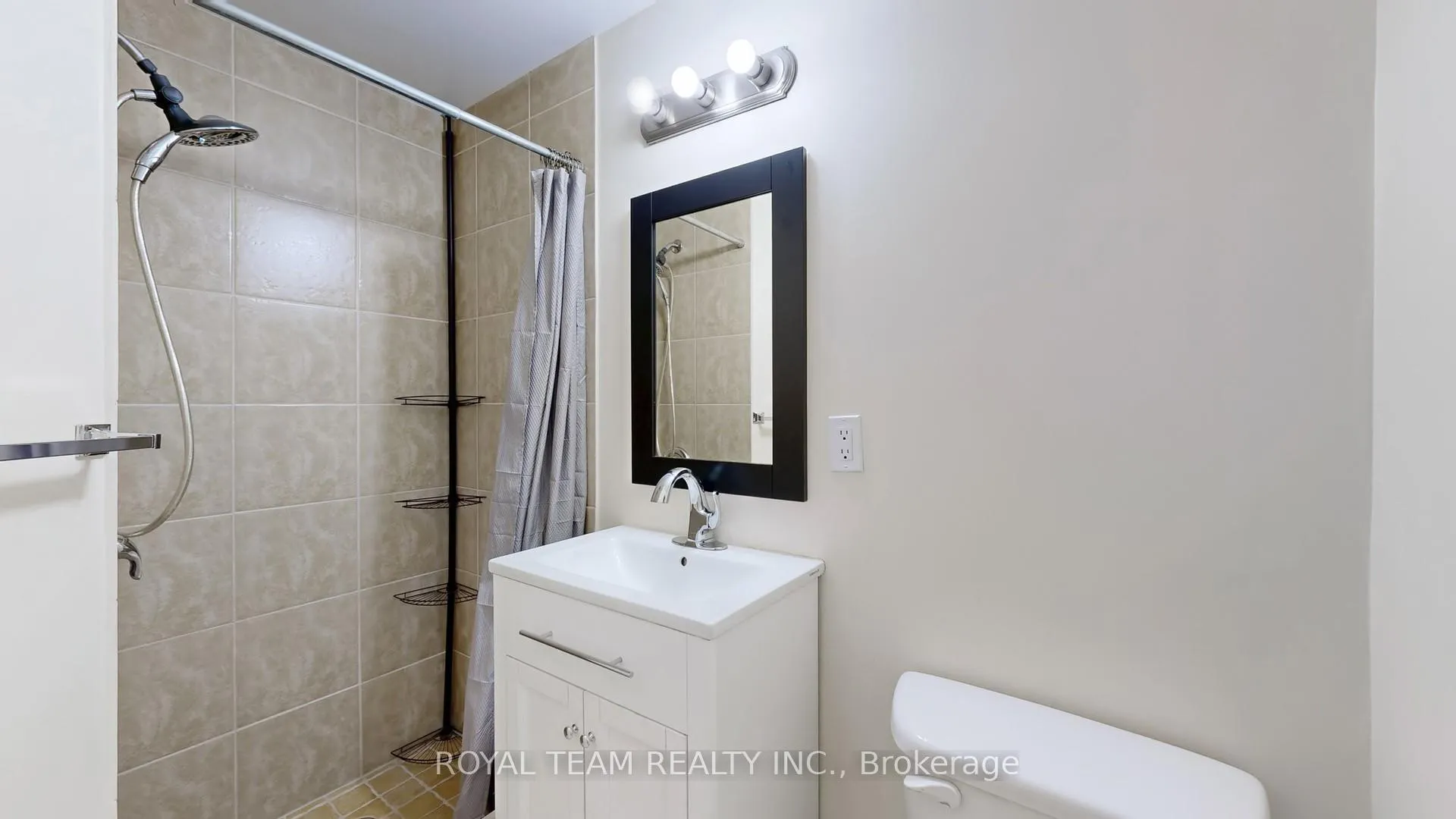 Photo 37 of 246 Lauderdale Drive, Vaughan, Patterson — HOMEH