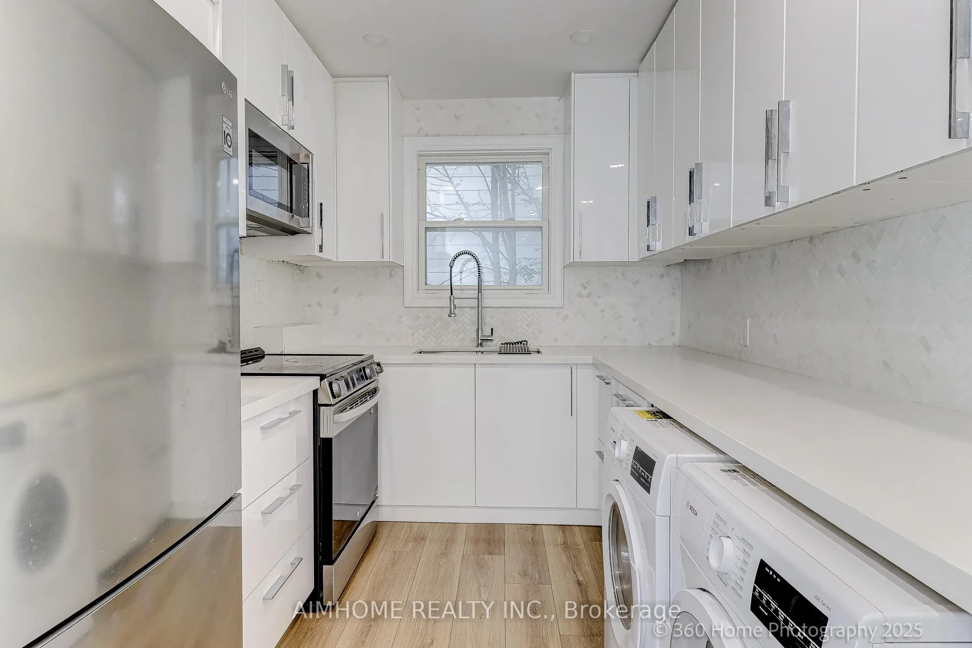 Photo 6 of Unit (Main), 108 Steeles Avenue, Markham, Grandview — HOMEH