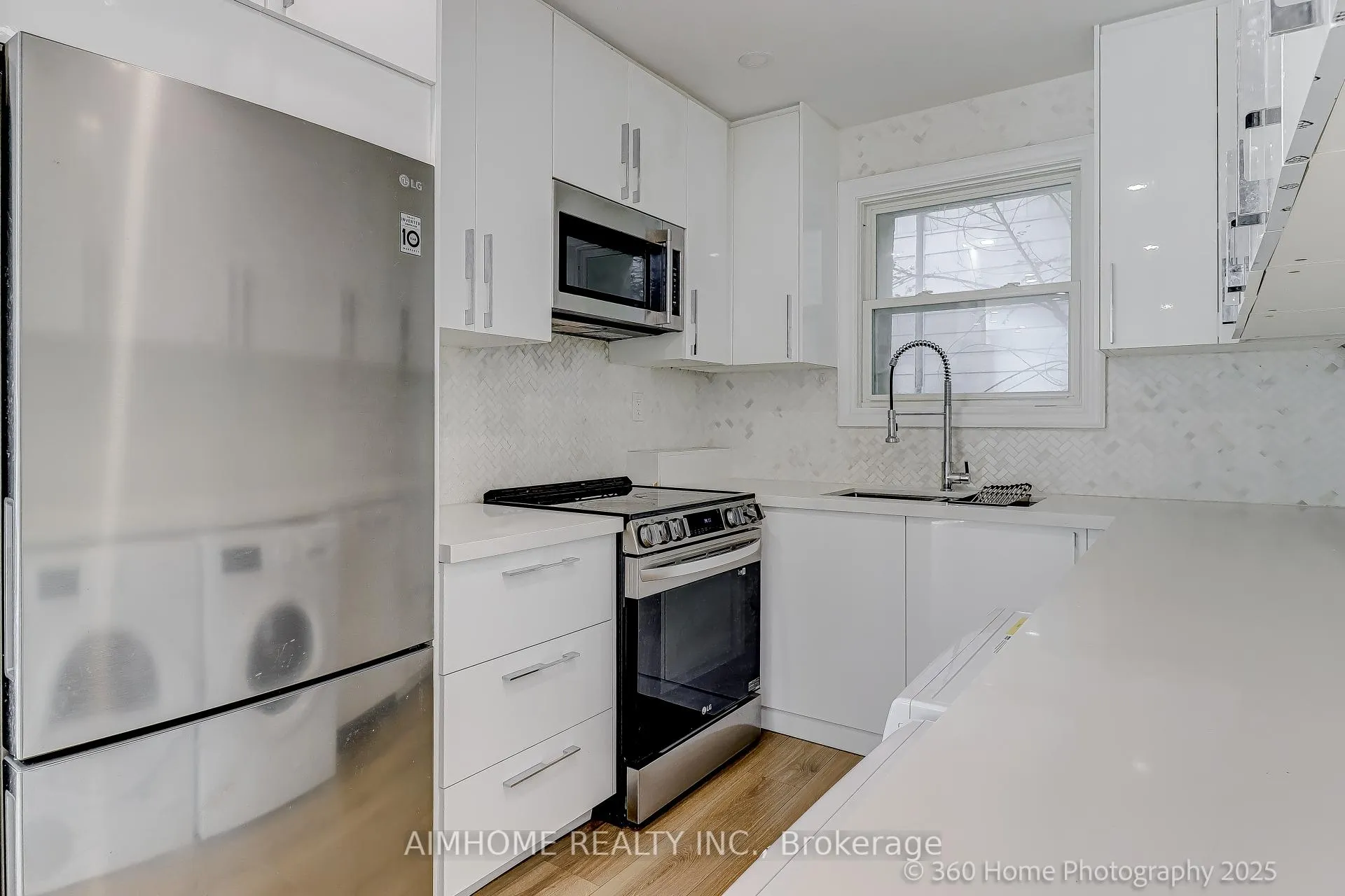 Photo 7 of Unit (Main), 108 Steeles Avenue, Markham, Grandview — HOMEH