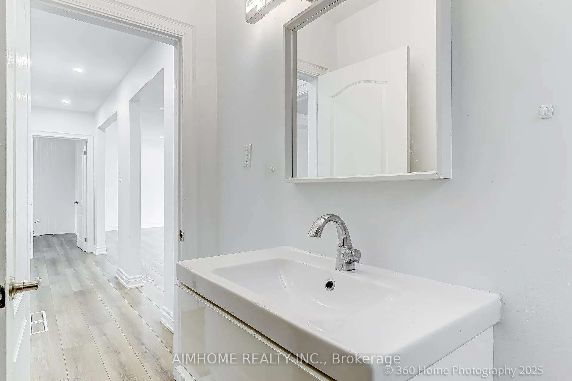 Photo 16 of Unit (Main), 108 Steeles Avenue, Markham, Grandview — HOMEH