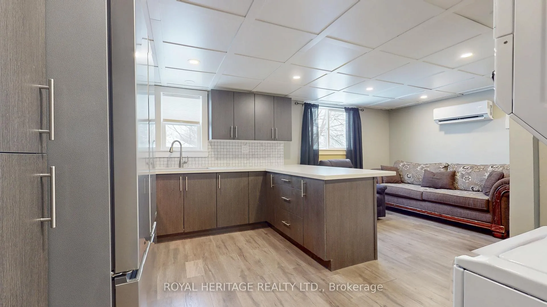 Photo 8 of 100 Cromwell Avenue, Oshawa, Vanier — HOMEH