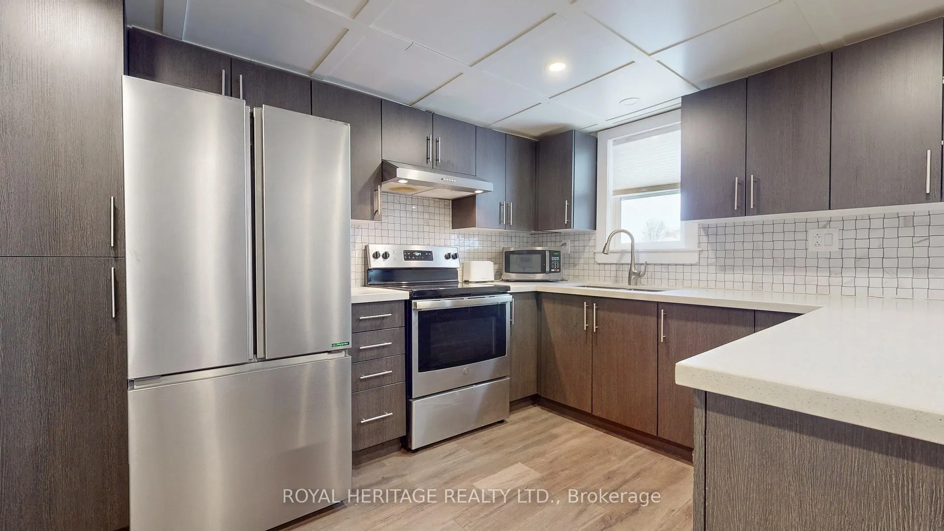 Photo 9 of 100 Cromwell Avenue, Oshawa, Vanier — HOMEH