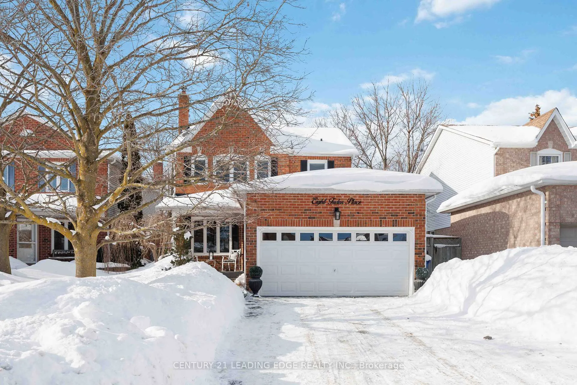 Photo 1 of 8 Tudor Place, Georgina, Keswick North — HOMEH