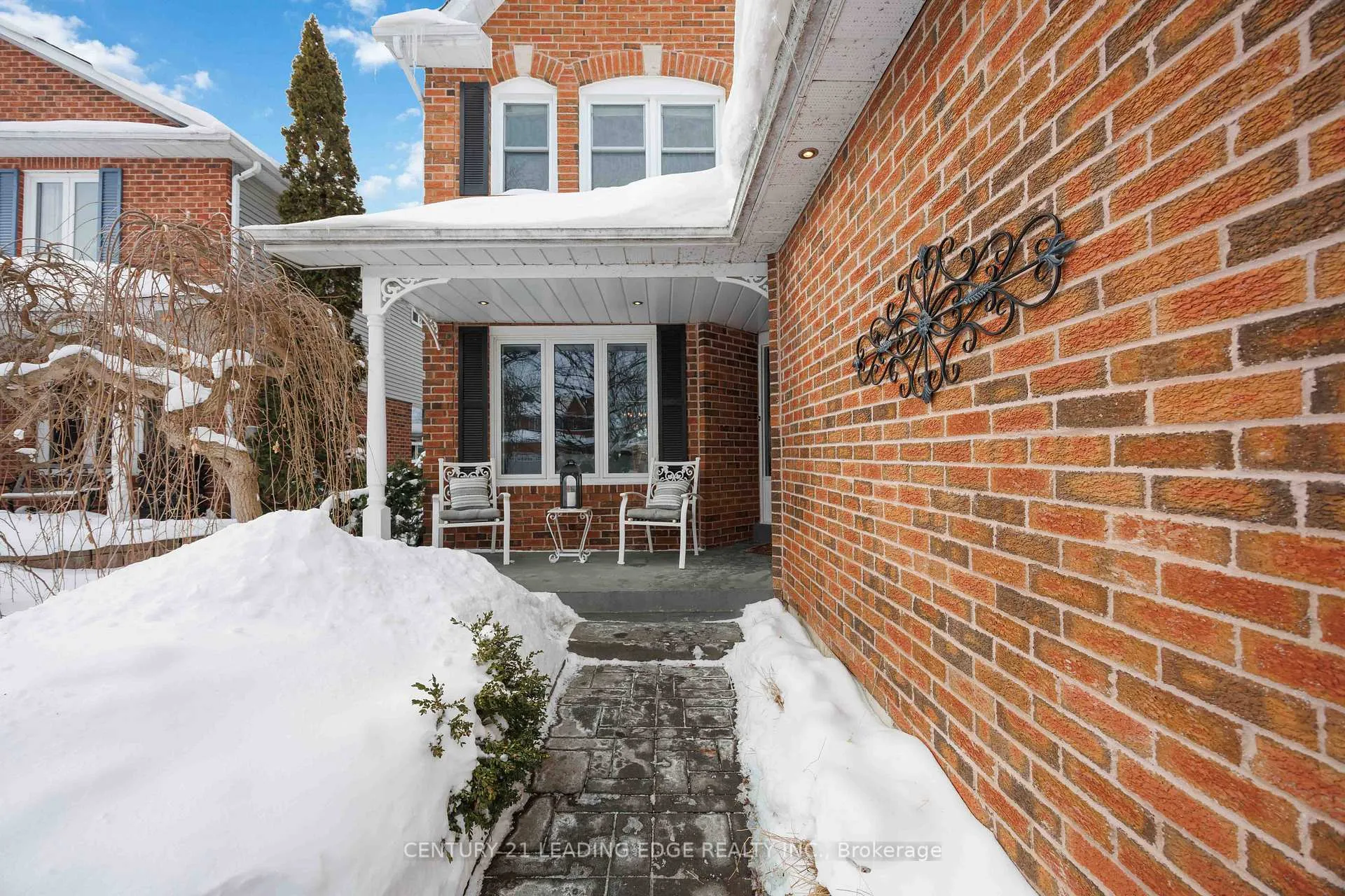 Photo 2 of 8 Tudor Place, Georgina, Keswick North — HOMEH