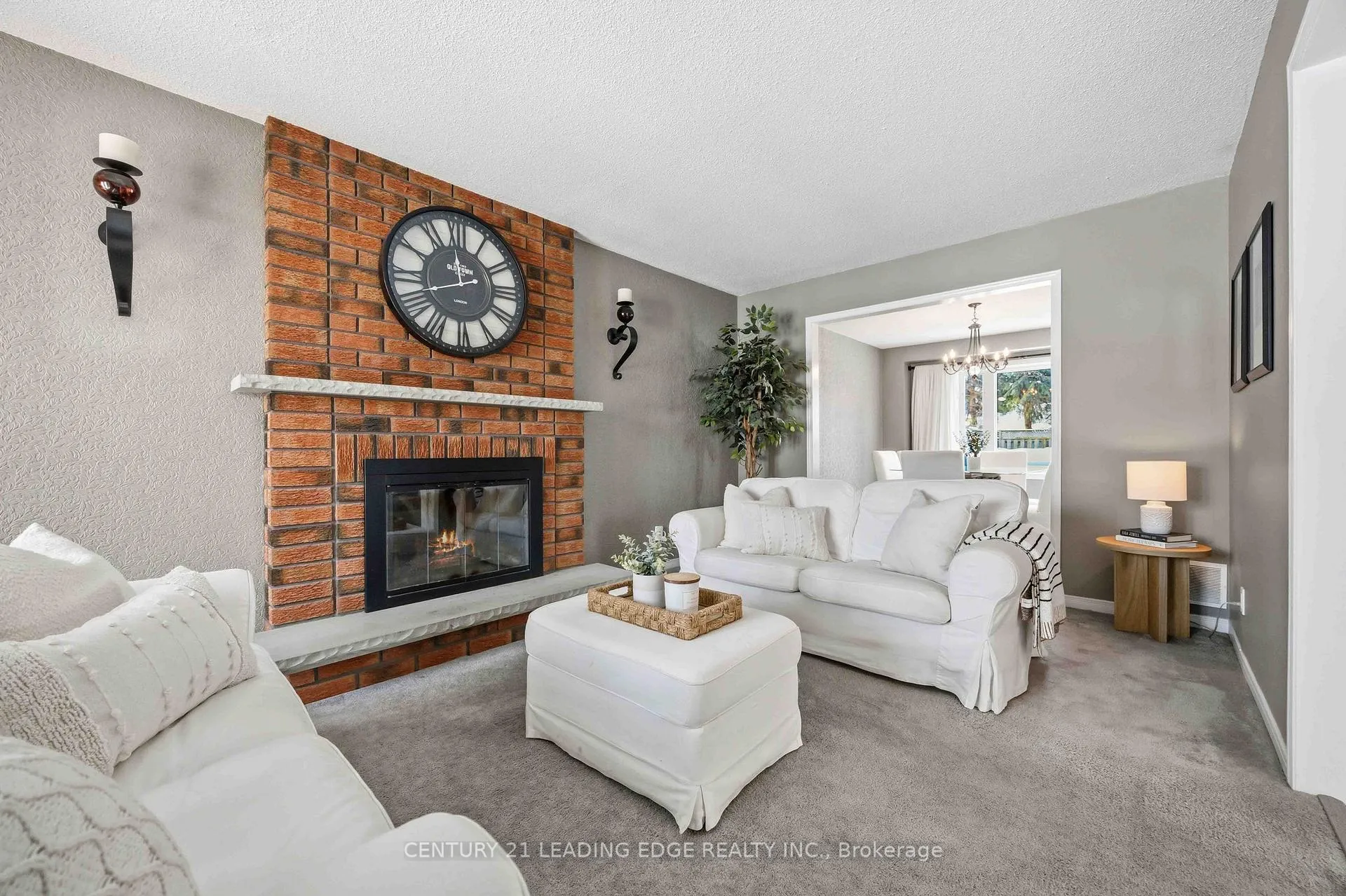 Photo 5 of 8 Tudor Place, Georgina, Keswick North — HOMEH