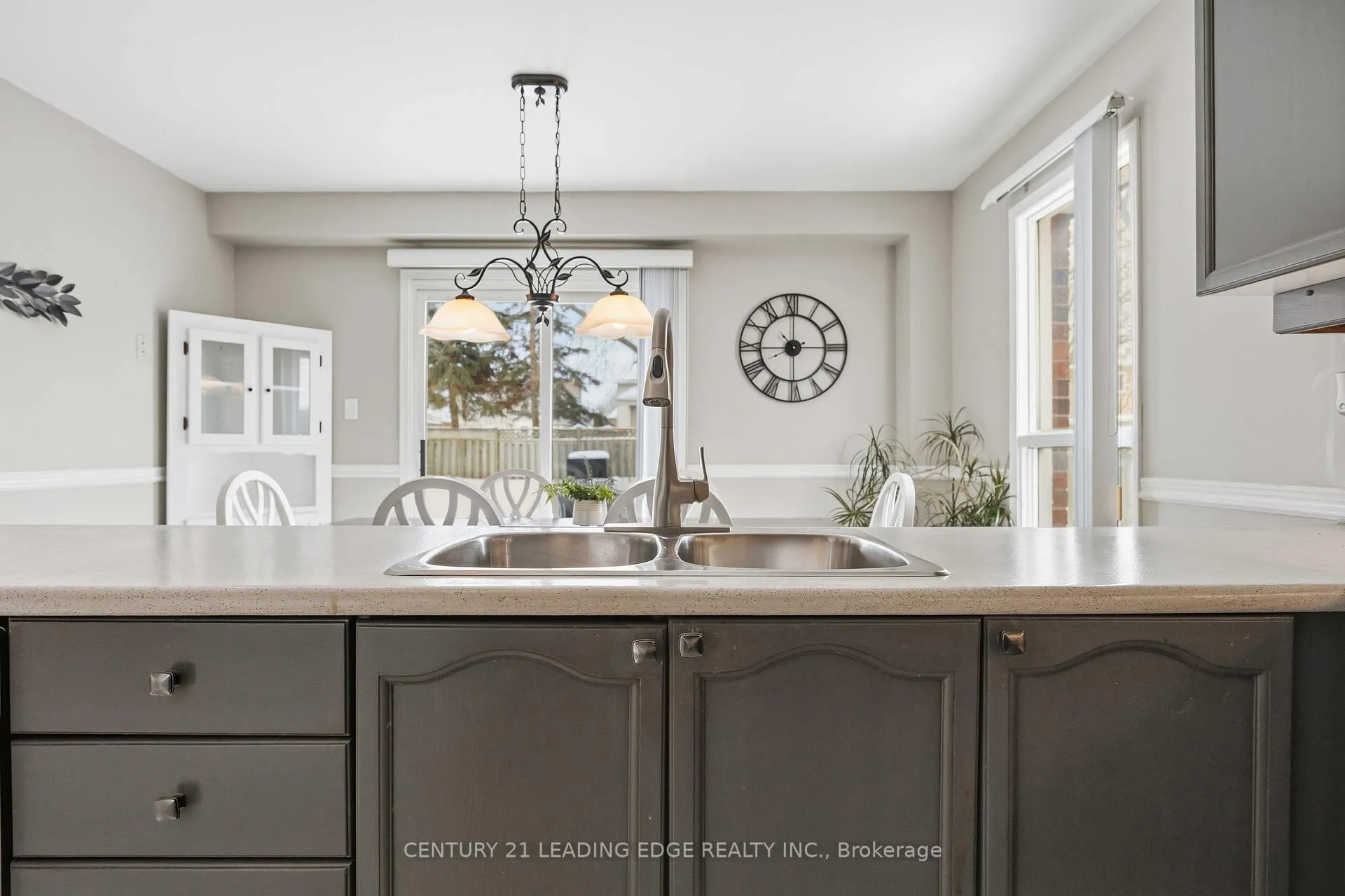 Photo 13 of 8 Tudor Place, Georgina, Keswick North — HOMEH