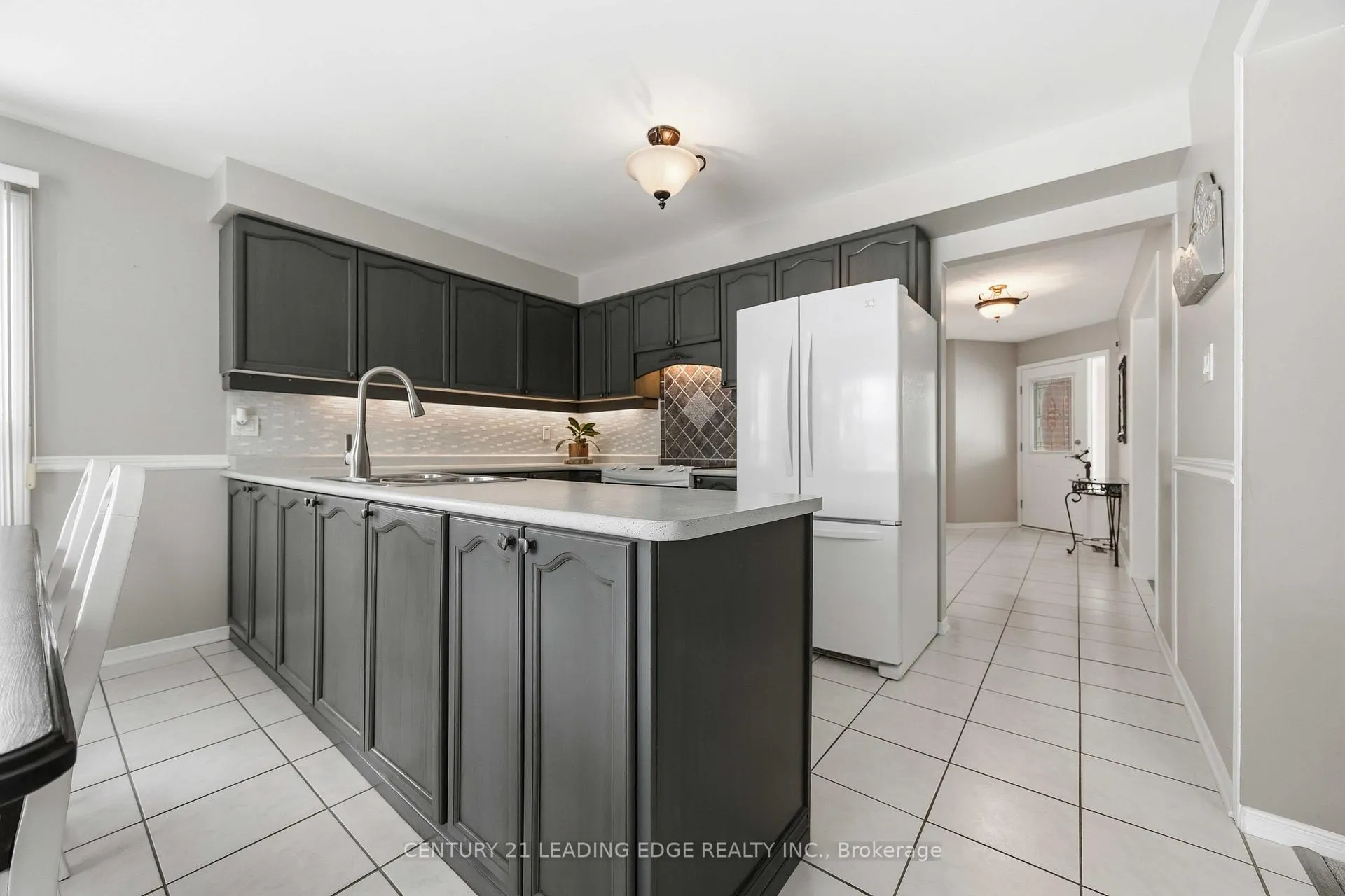 Photo 17 of 8 Tudor Place, Georgina, Keswick North — HOMEH