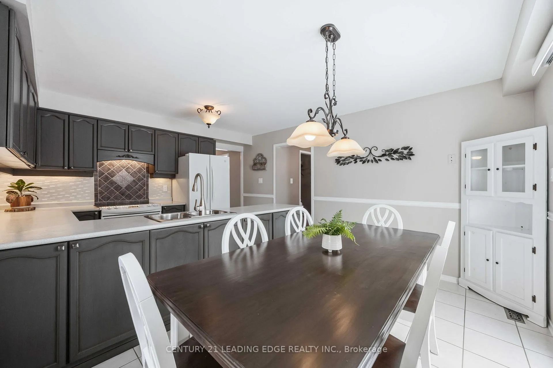 Photo 18 of 8 Tudor Place, Georgina, Keswick North — HOMEH
