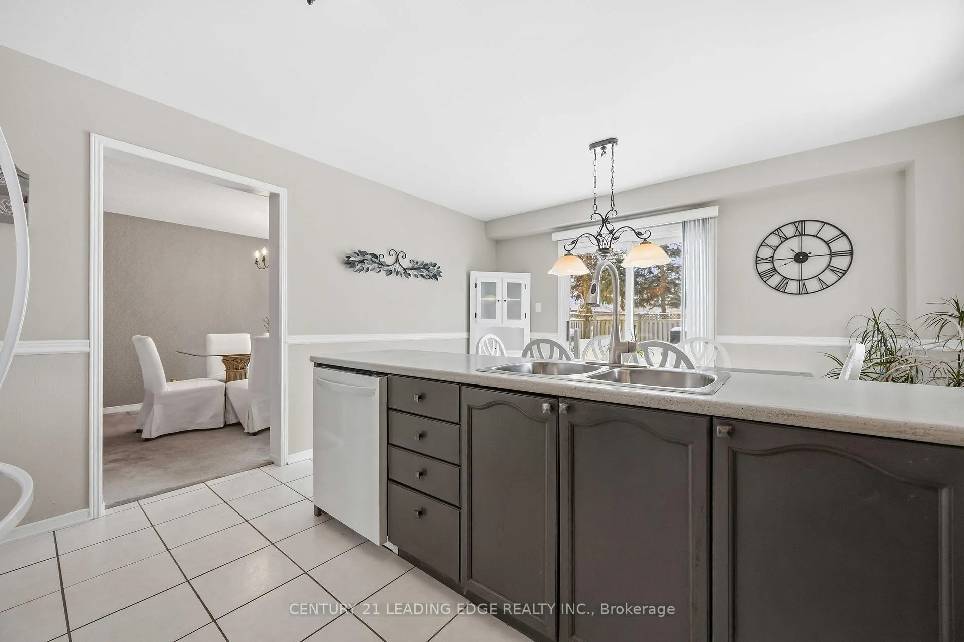 Photo 19 of 8 Tudor Place, Georgina, Keswick North — HOMEH