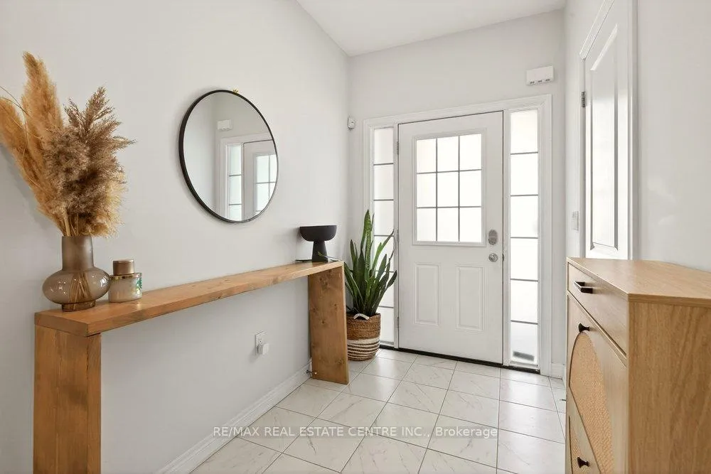 Photo 3 of 74 Bobolink Road, Hamilton, Bruleville — HOMEH