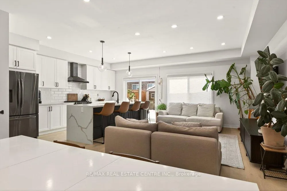 Photo 8 of 74 Bobolink Road, Hamilton, Bruleville — HOMEH