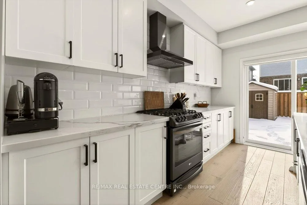 Photo 16 of 74 Bobolink Road, Hamilton, Bruleville — HOMEH