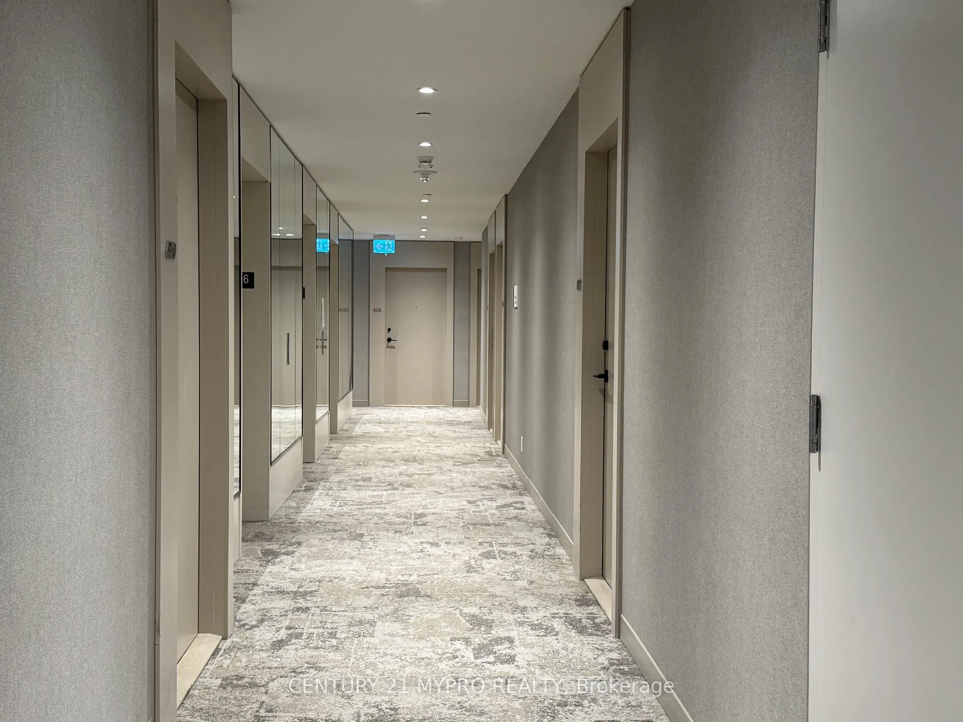Photo 4 of Unit 635, 2020 Bathurst Street, Toronto, Forest Hill South — HOMEH