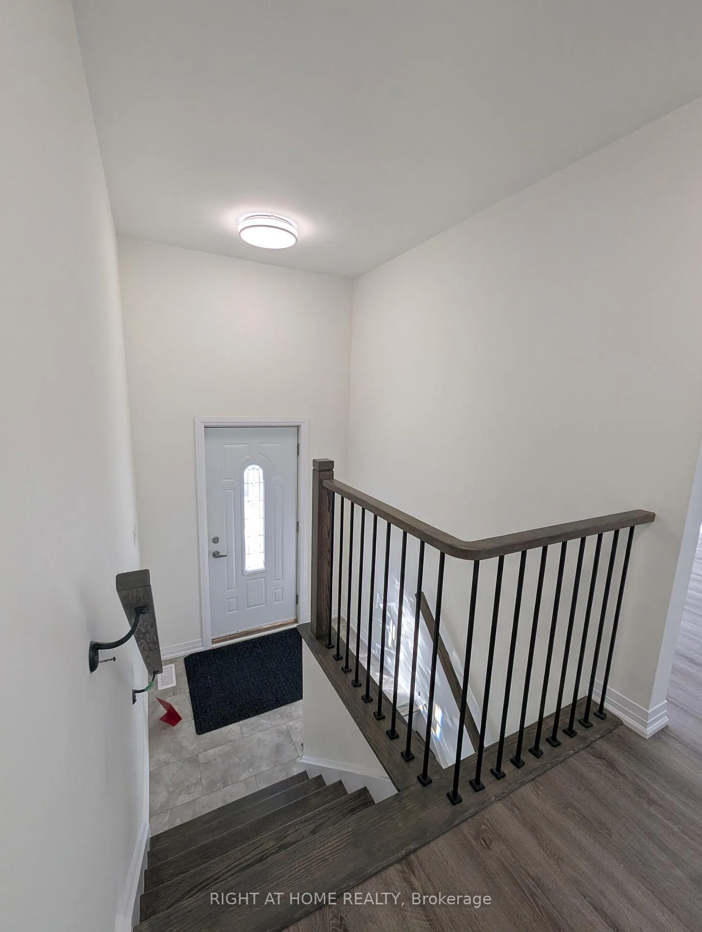 Photo 2 of 639 Blue Forest Hill, Burlington, Appleby — HOMEH