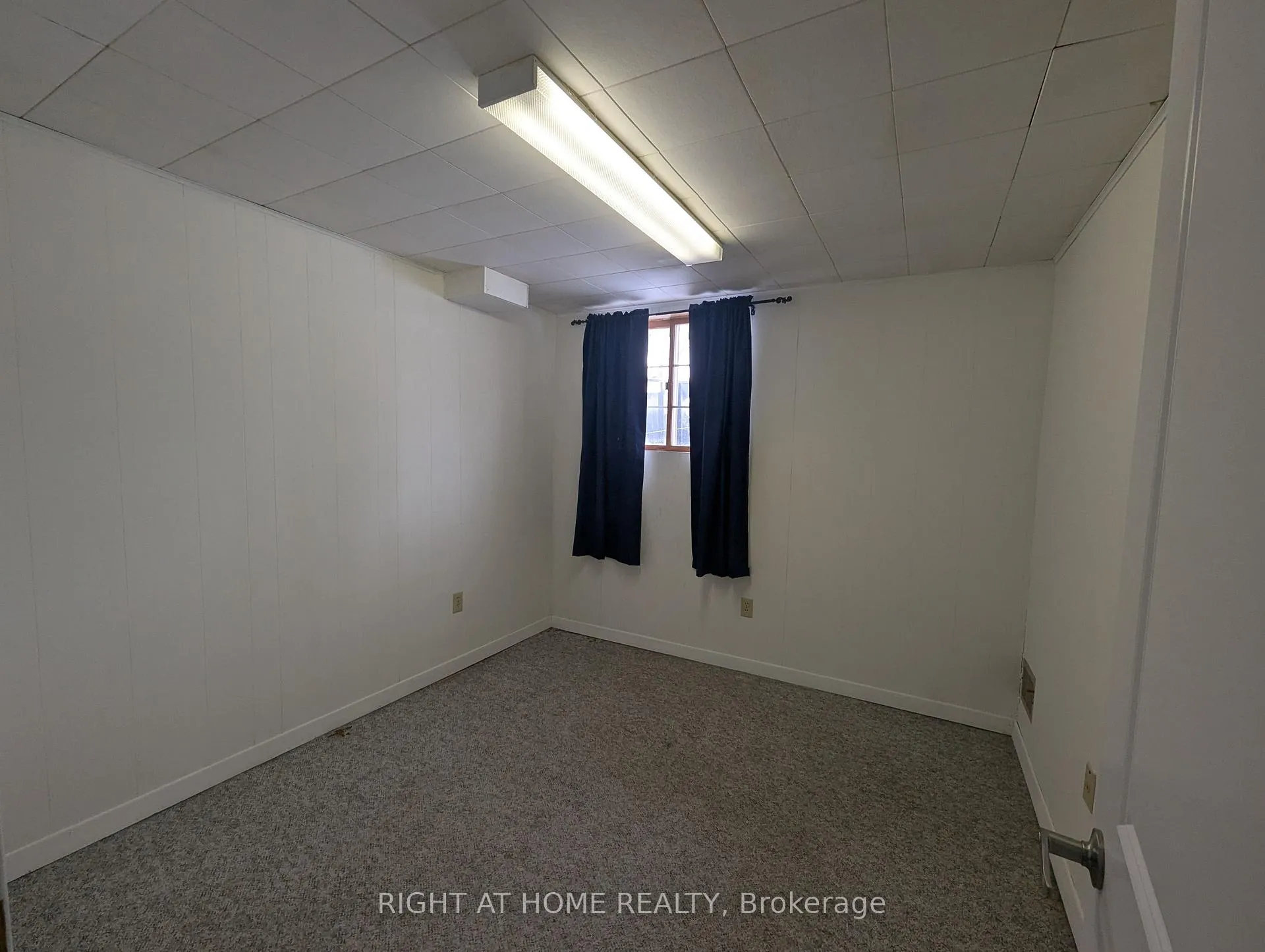 Photo 15 of 639 Blue Forest Hill, Burlington, Appleby — HOMEH