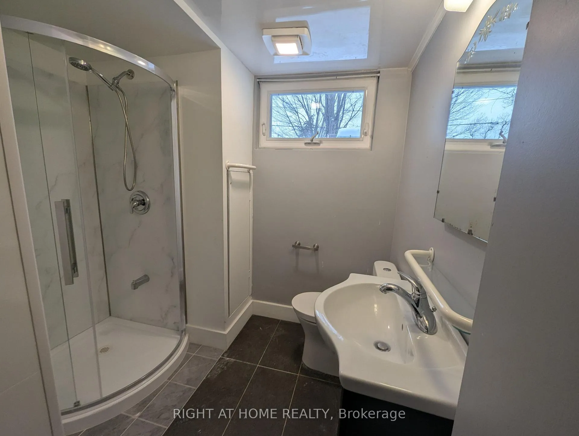 Photo 16 of 639 Blue Forest Hill, Burlington, Appleby — HOMEH