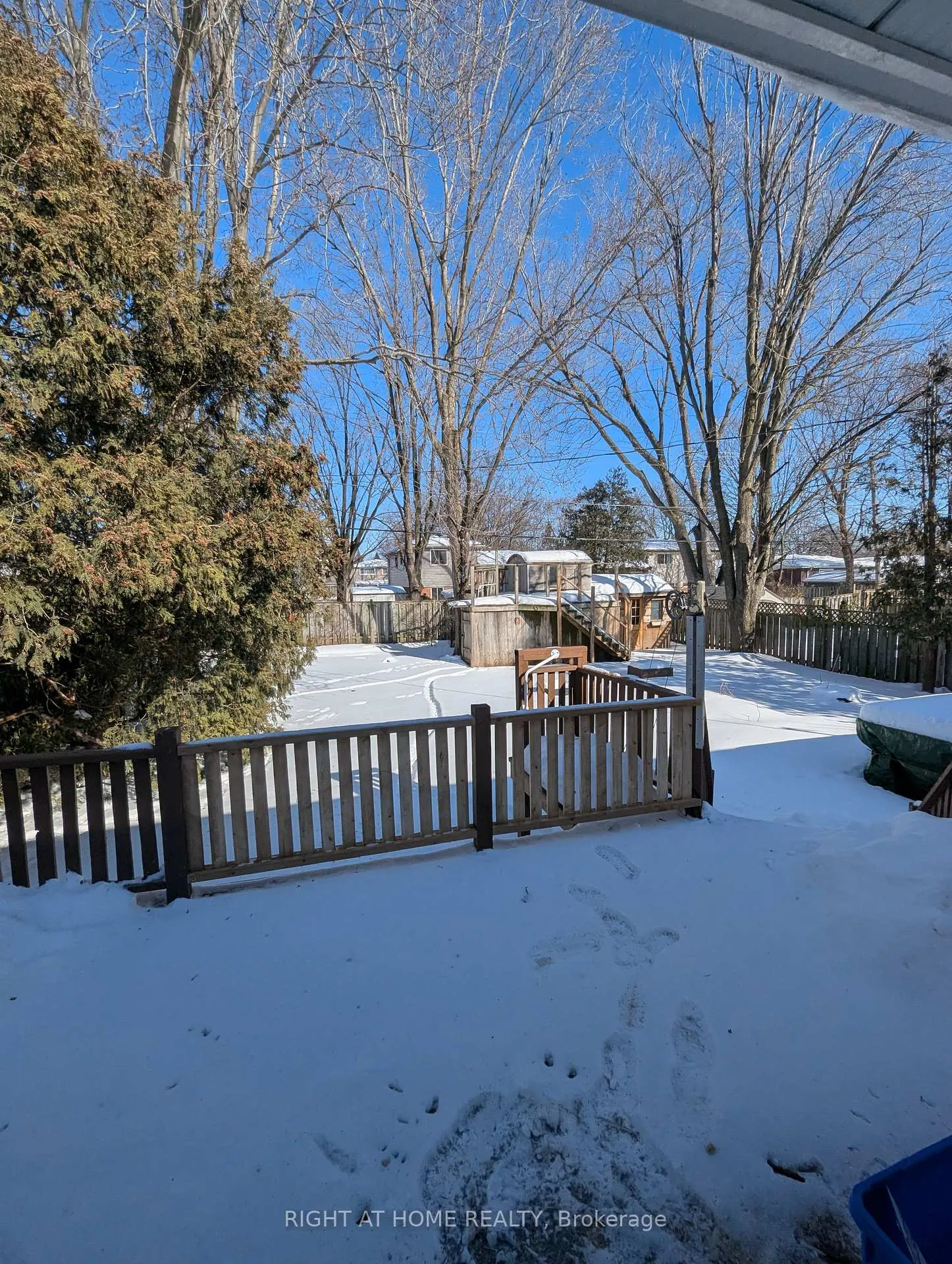 Photo 18 of 639 Blue Forest Hill, Burlington, Appleby — HOMEH