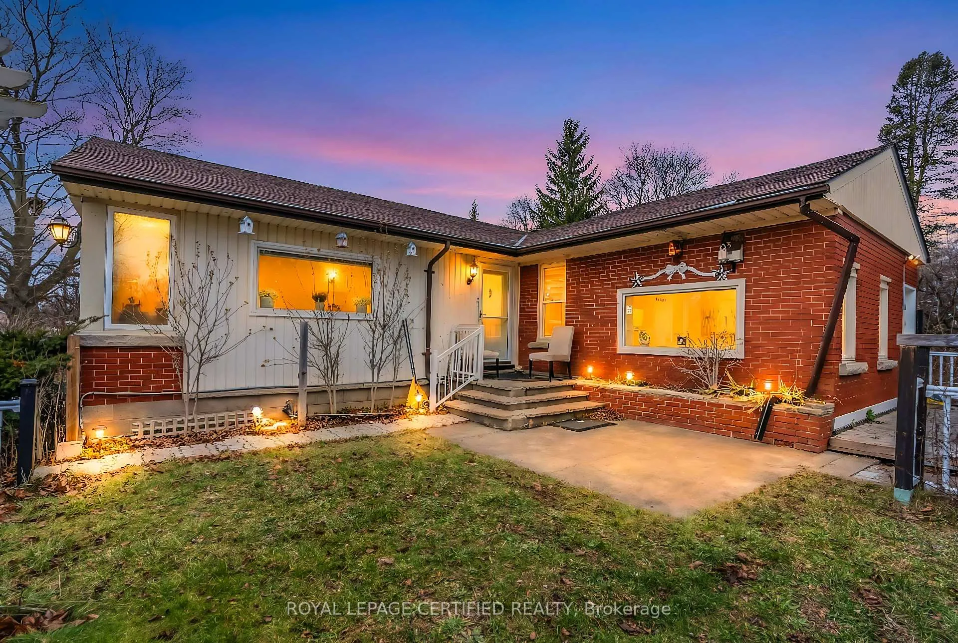 Photo 2 of 5921 Scott Street, Niagara Falls, Cherrywood — HOMEH