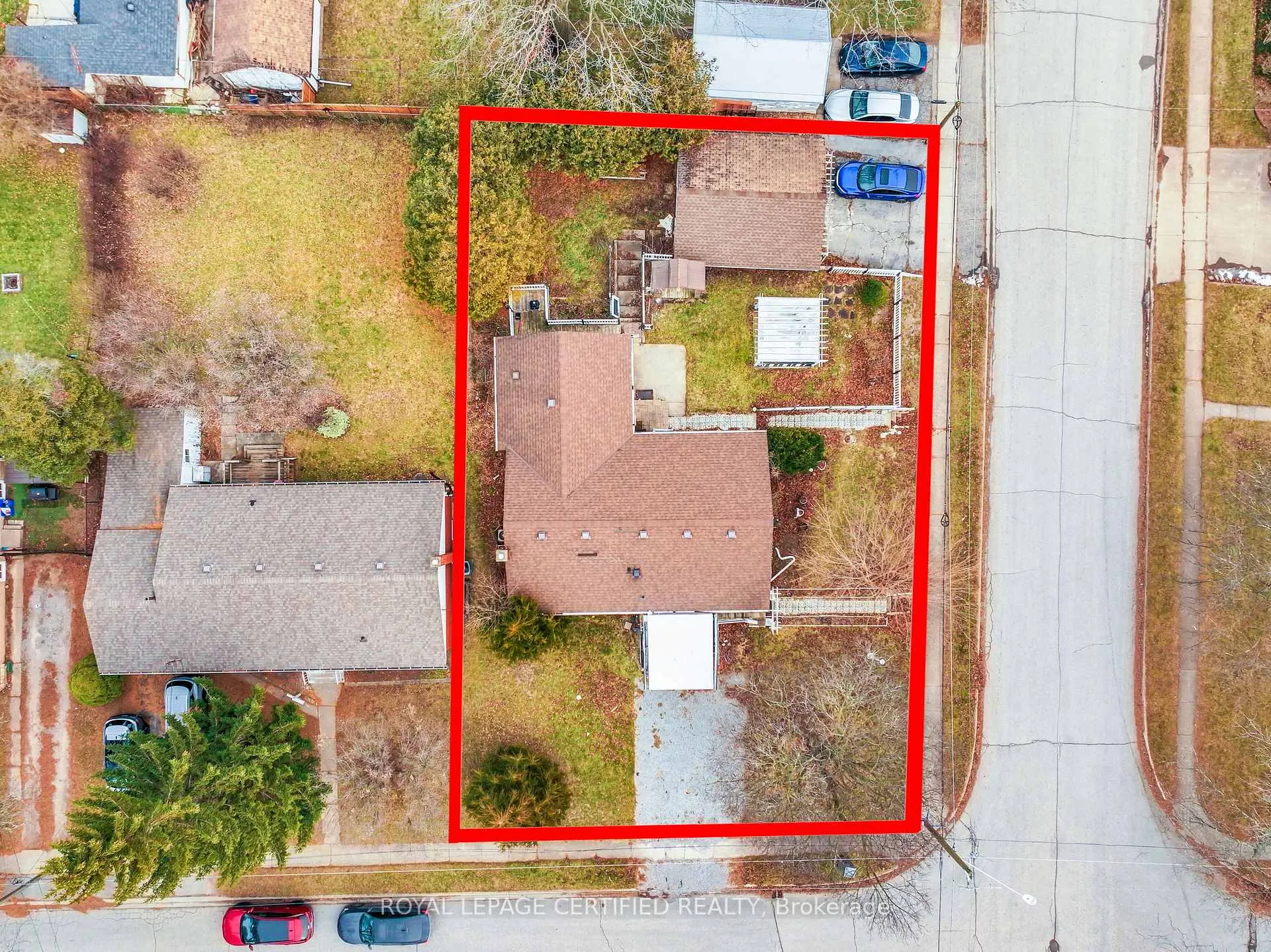 Photo 4 of 5921 Scott Street, Niagara Falls, Cherrywood — HOMEH