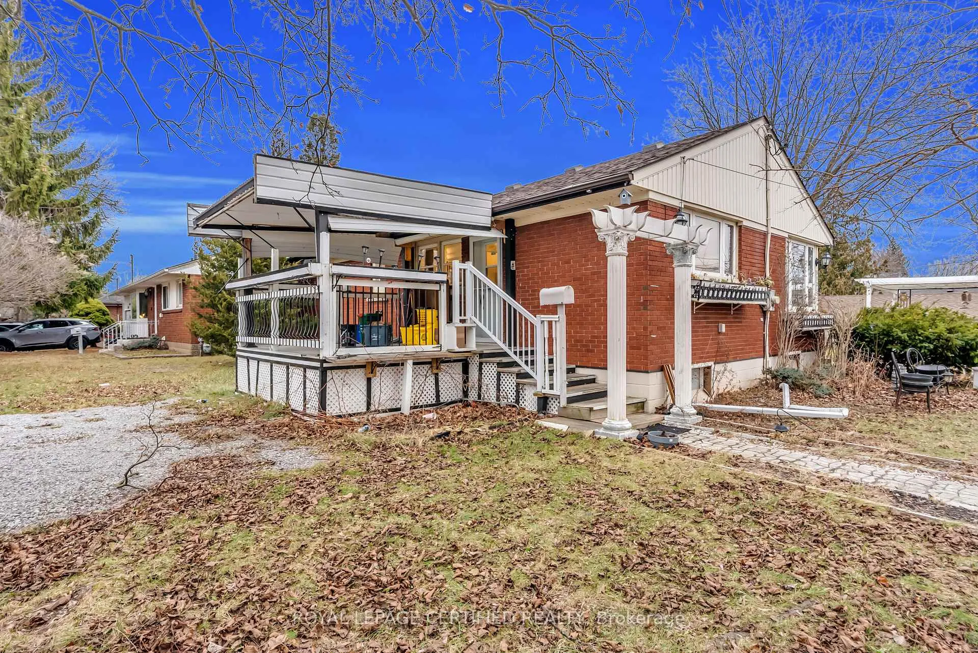 Photo 5 of 5921 Scott Street, Niagara Falls, Cherrywood — HOMEH