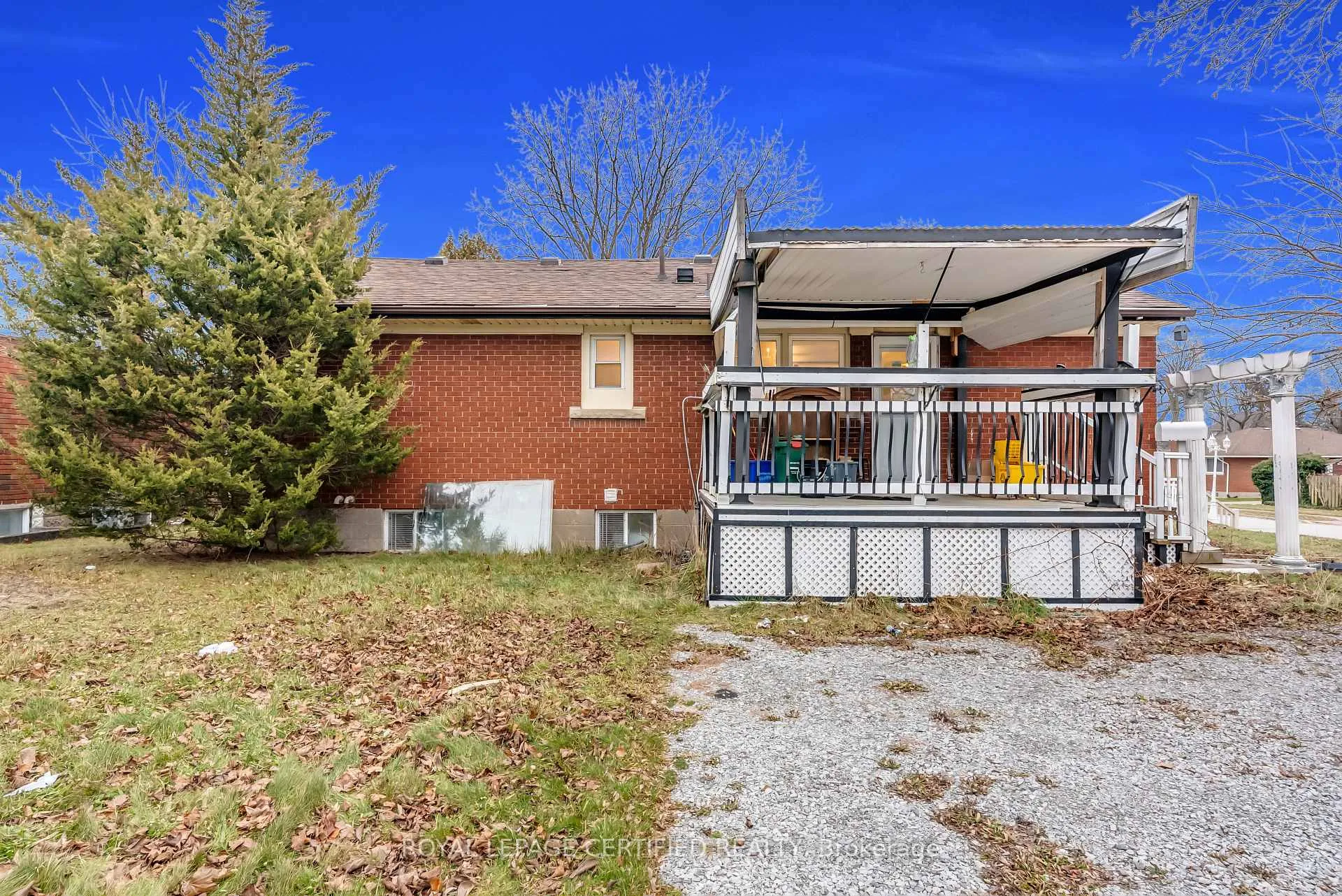 Photo 7 of 5921 Scott Street, Niagara Falls, Cherrywood — HOMEH