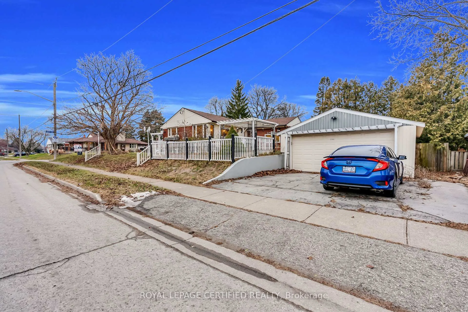 Photo 8 of 5921 Scott Street, Niagara Falls, Cherrywood — HOMEH
