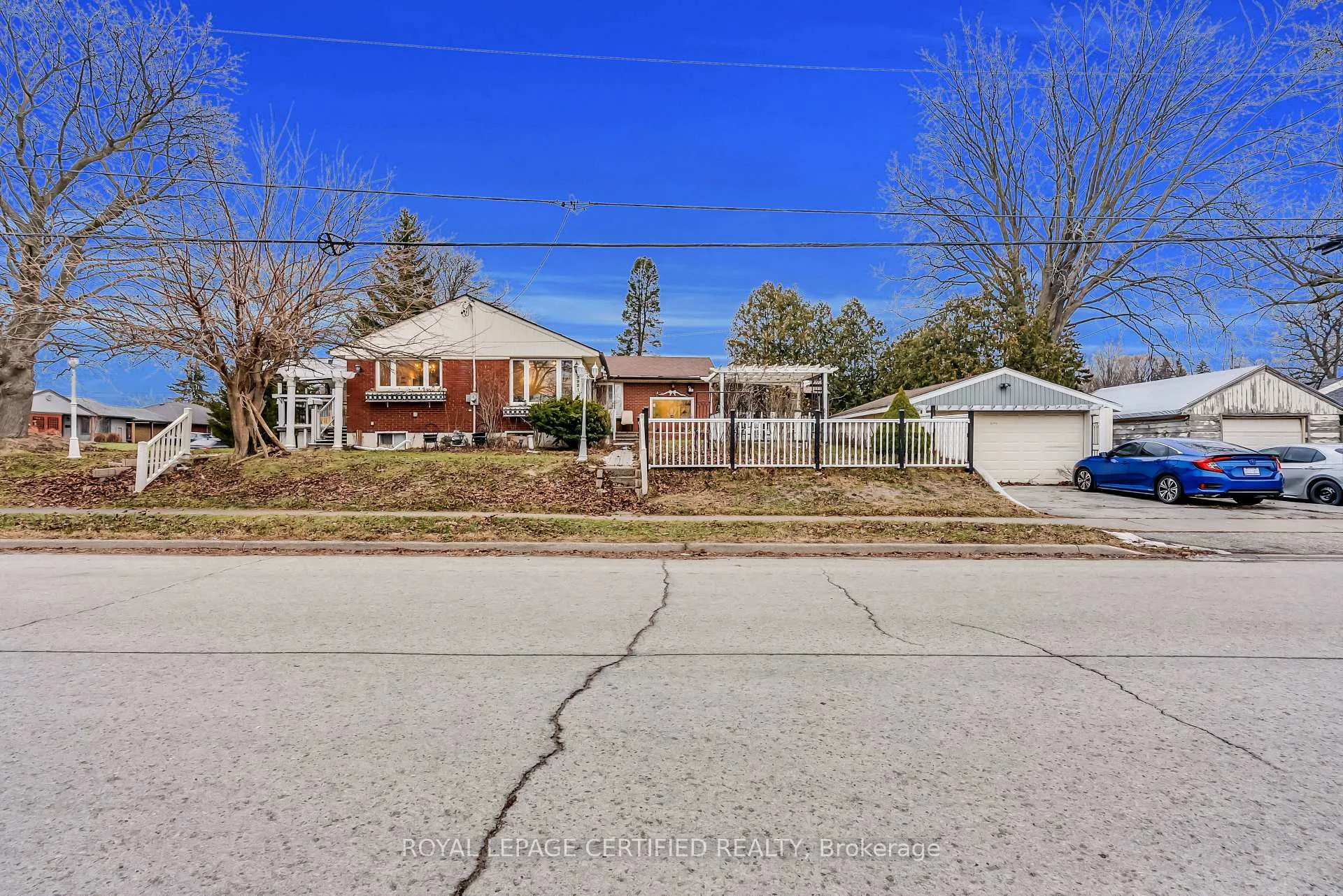 Photo 9 of 5921 Scott Street, Niagara Falls, Cherrywood — HOMEH