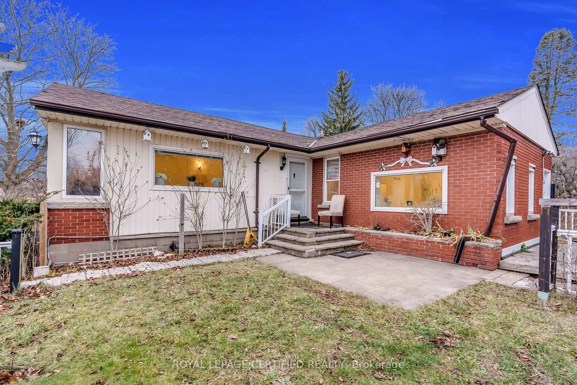 Photo 10 of 5921 Scott Street, Niagara Falls, Cherrywood — HOMEH