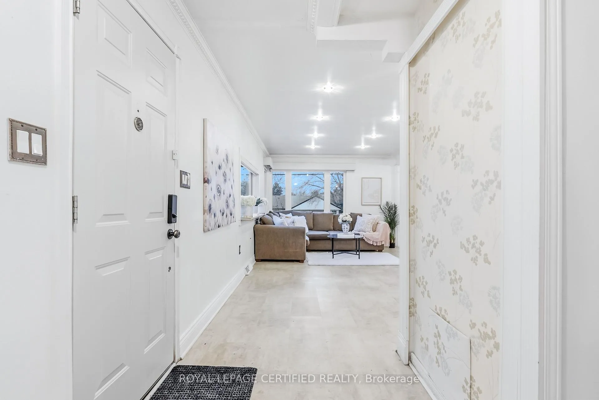 Photo 12 of 5921 Scott Street, Niagara Falls, Cherrywood — HOMEH