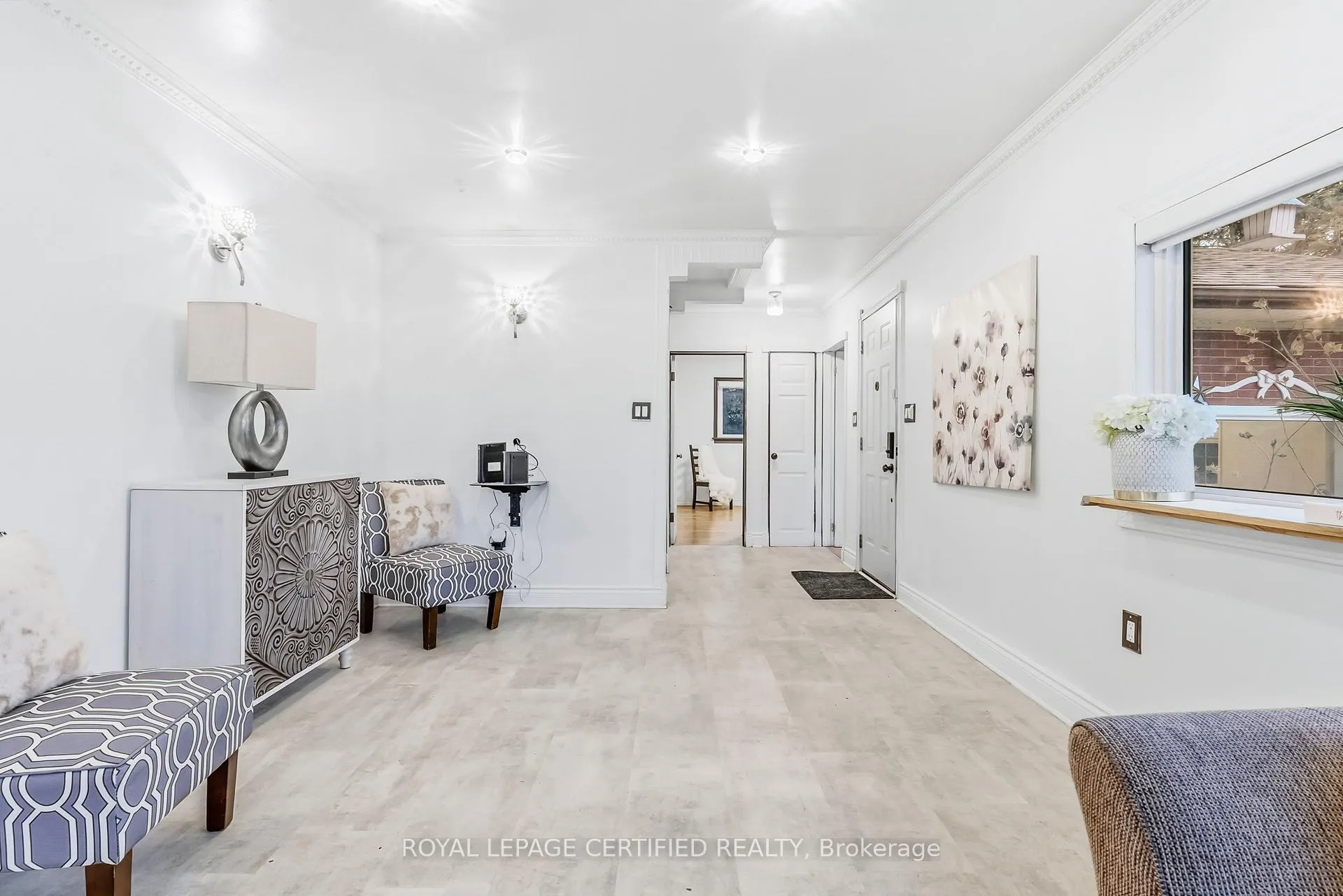 Photo 16 of 5921 Scott Street, Niagara Falls, Cherrywood — HOMEH